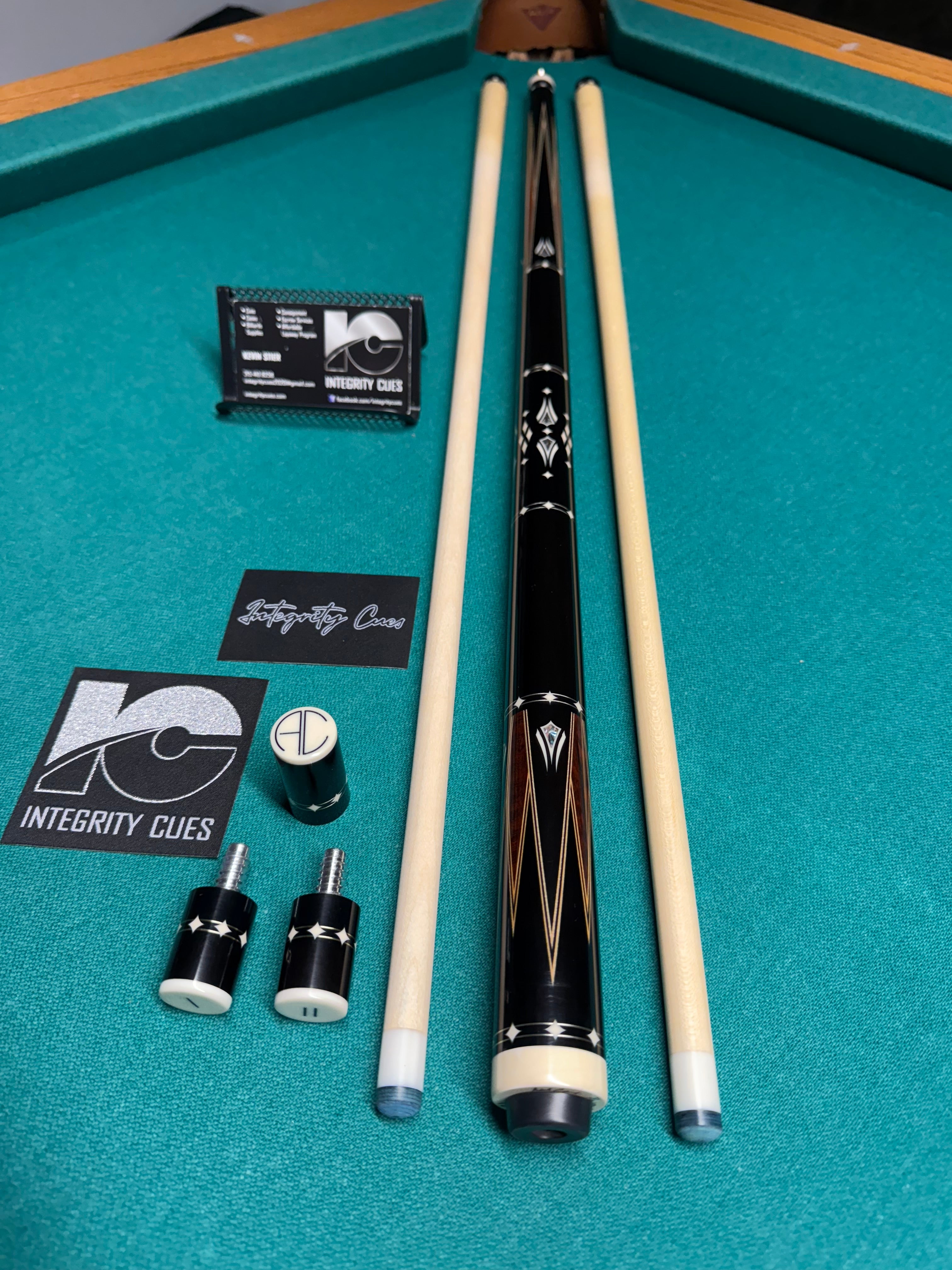 Ariel Carmeli Personal Playing Cue 2021