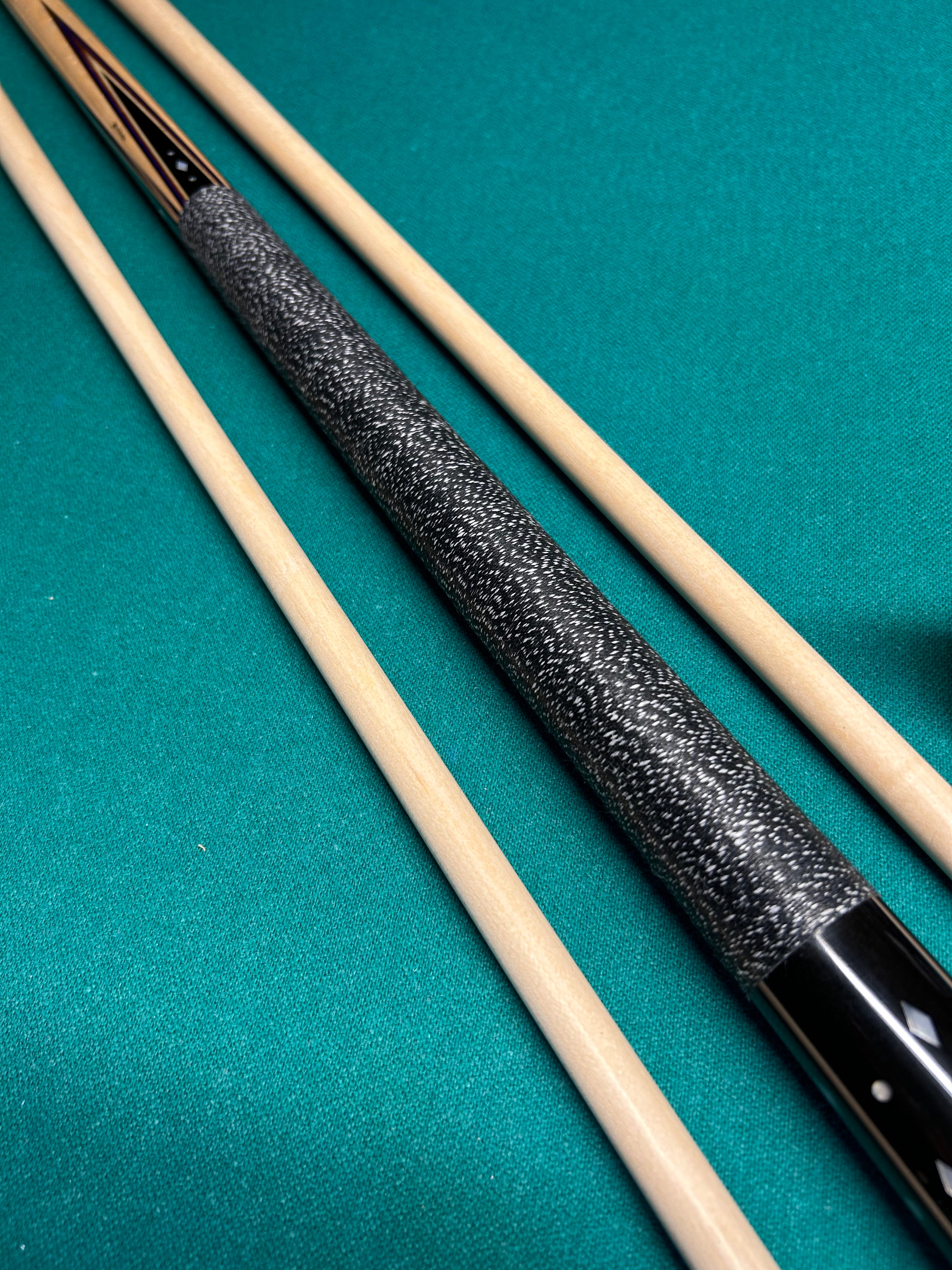 John Bender Custom Cue π