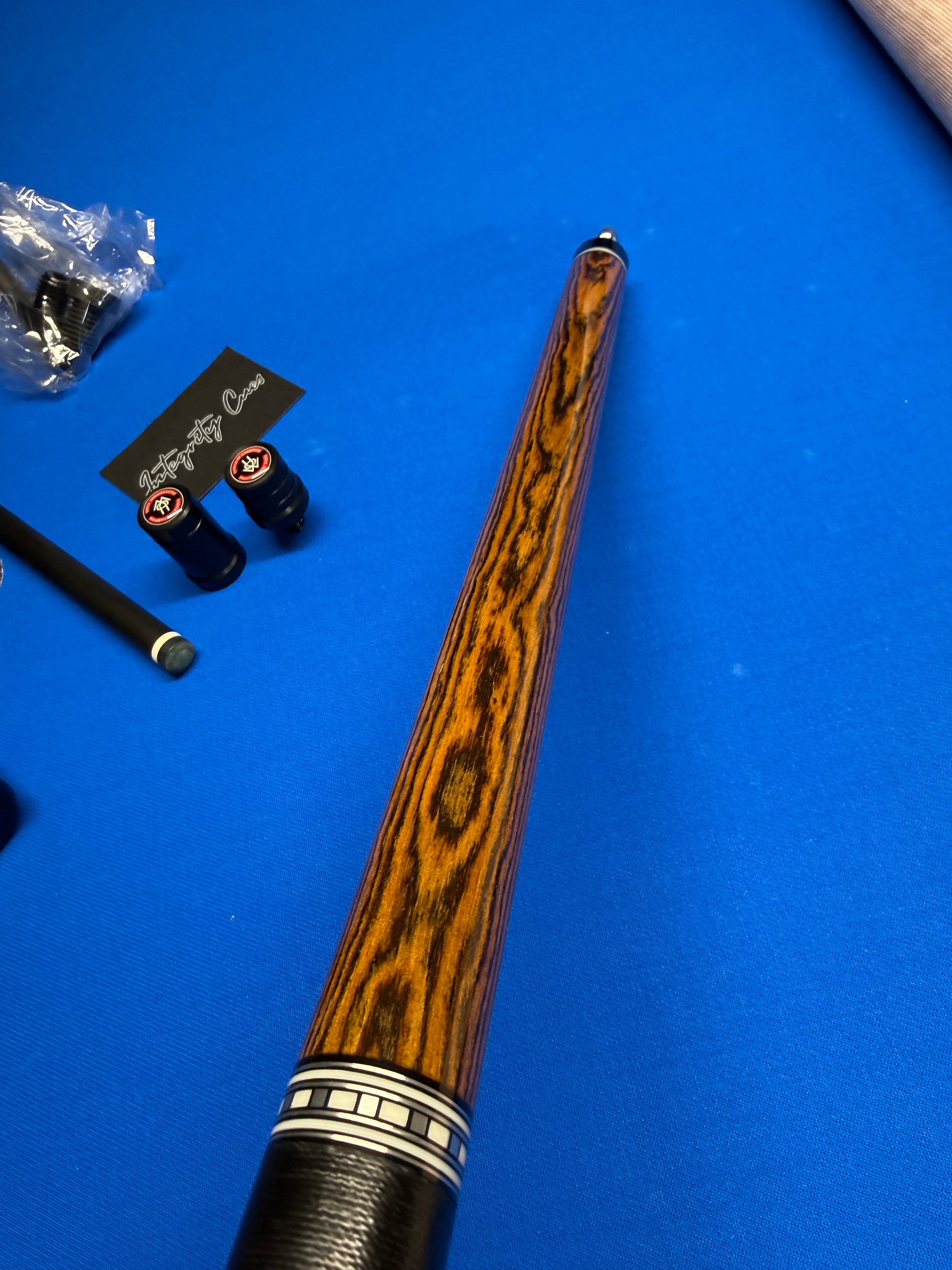 HOW Cue ZR-03S W Accessories Preowned