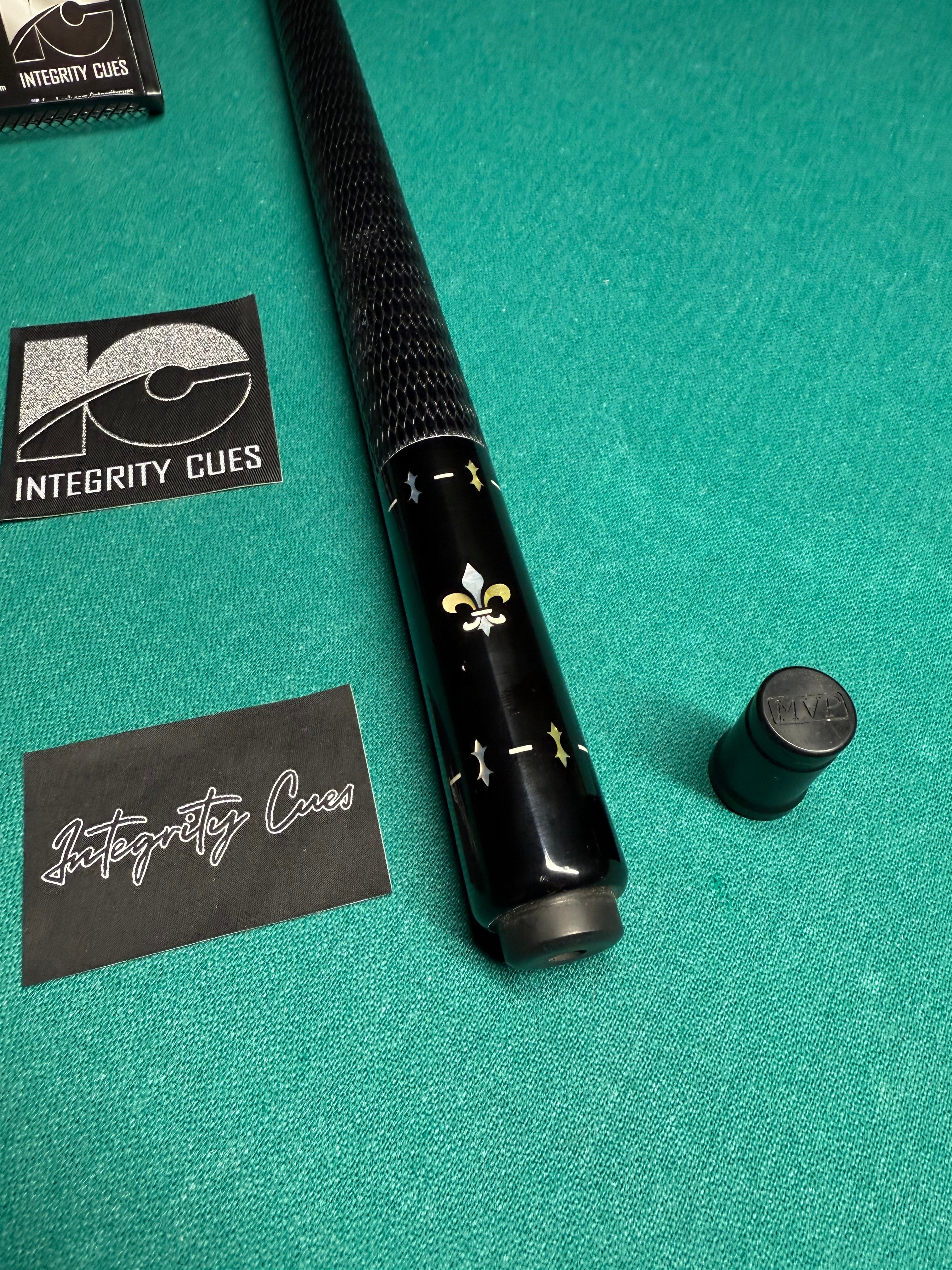 Kelly Peterson MVP Cues Butt ONLY Preowned