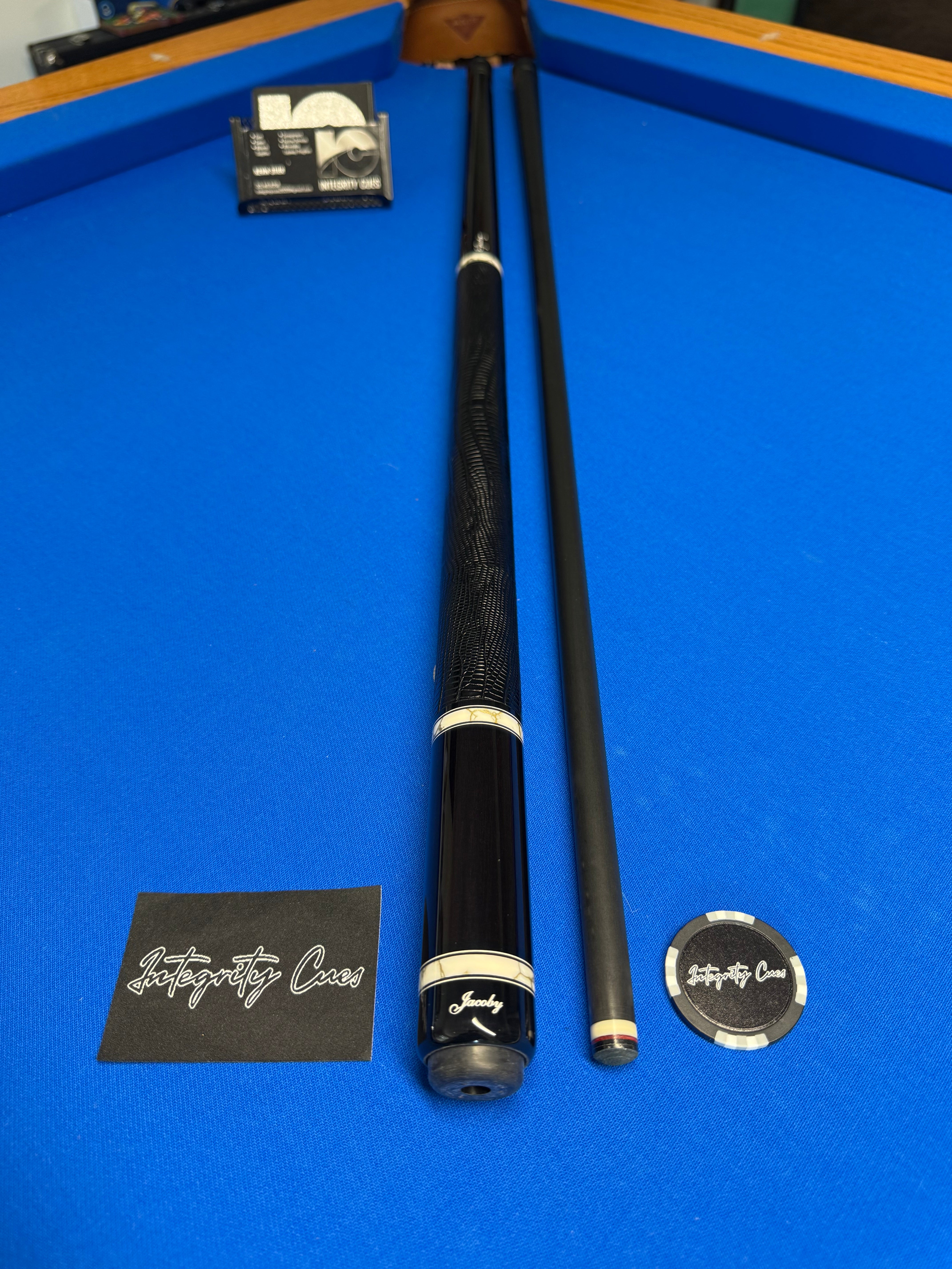 Jacoby Cue Ebony W V5 Black Carbon Shaft