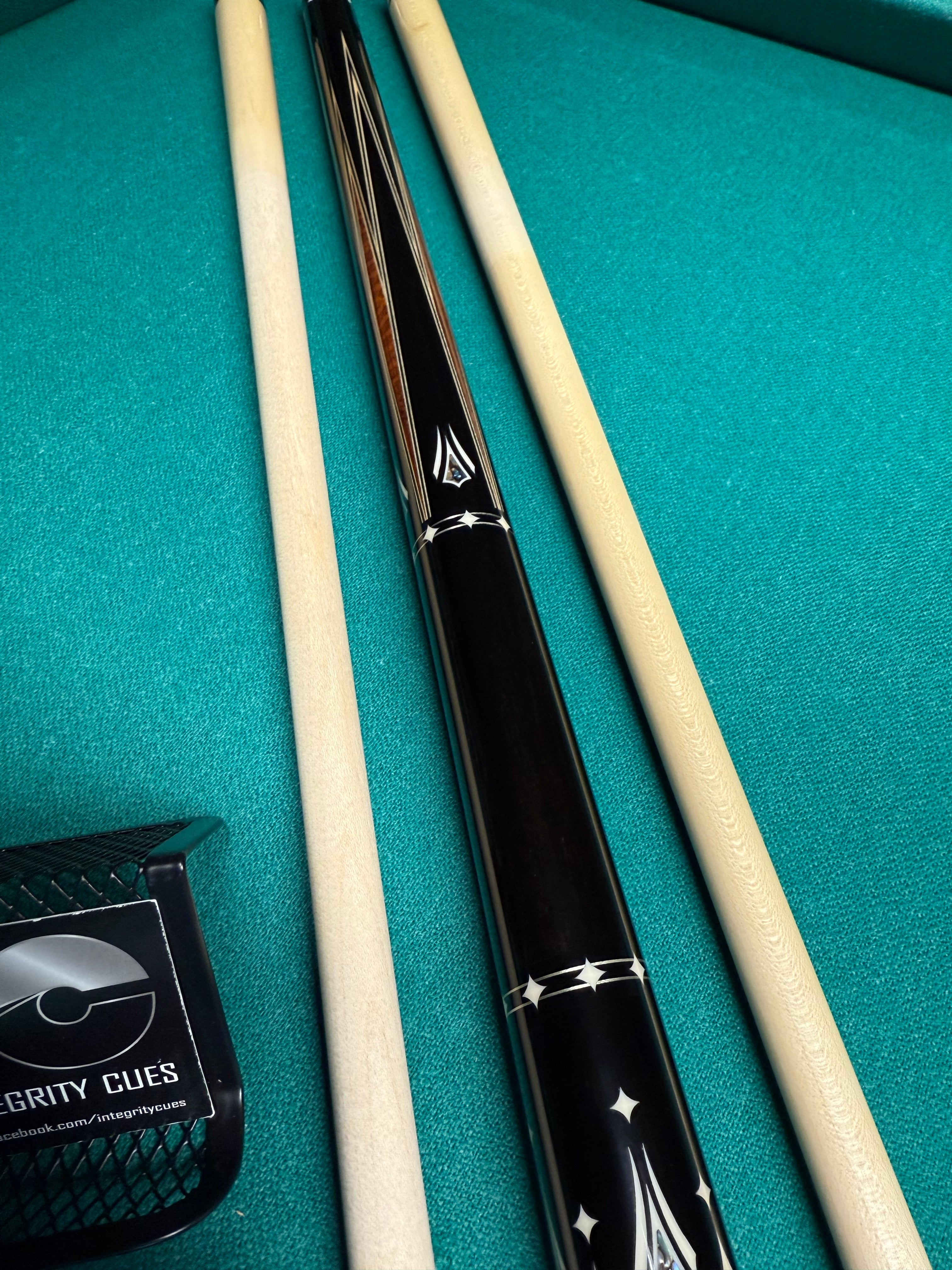 Ariel Carmeli Personal Playing Cue 2021