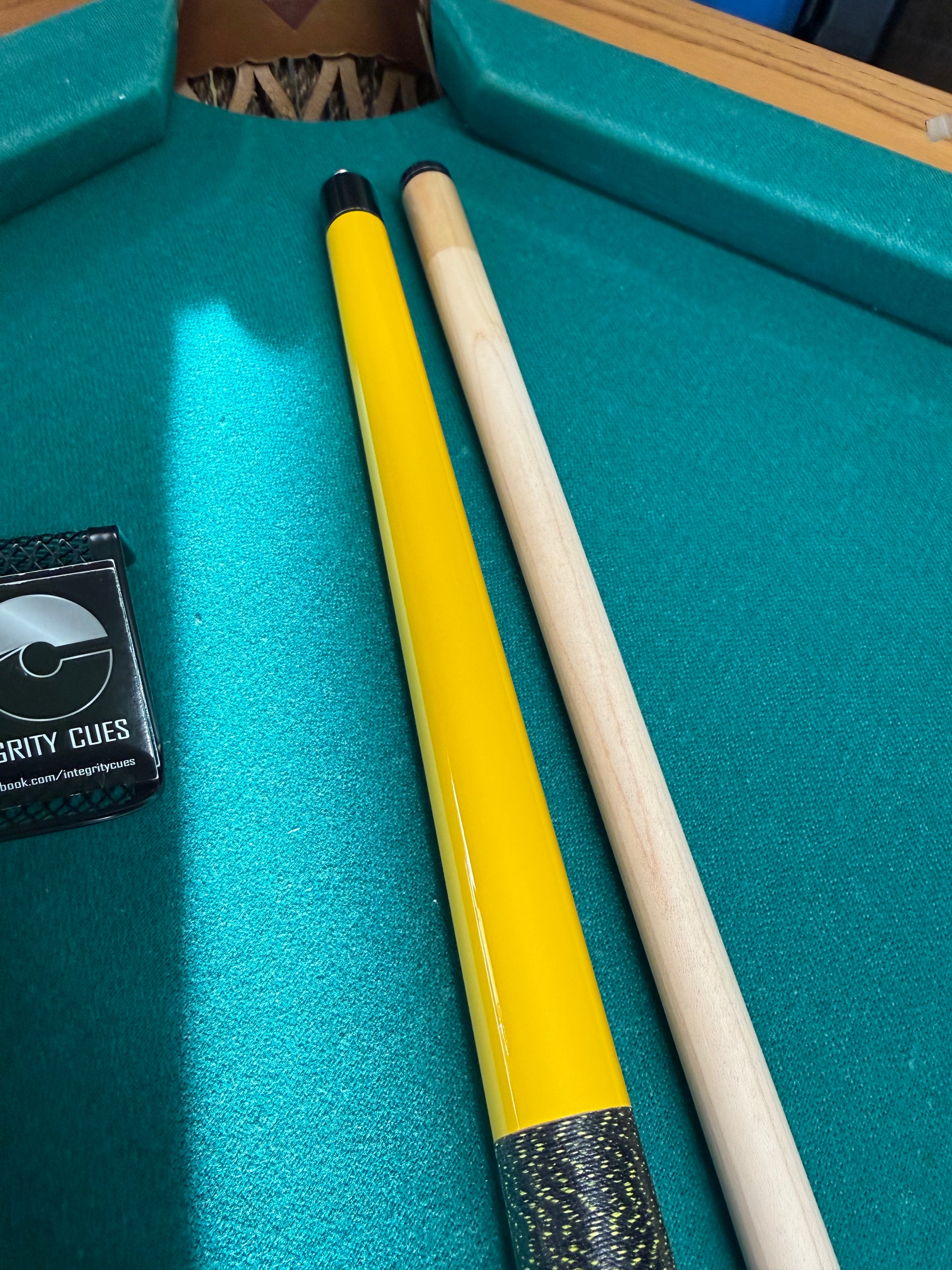 Valhalla Garage Series Cue In Yellow