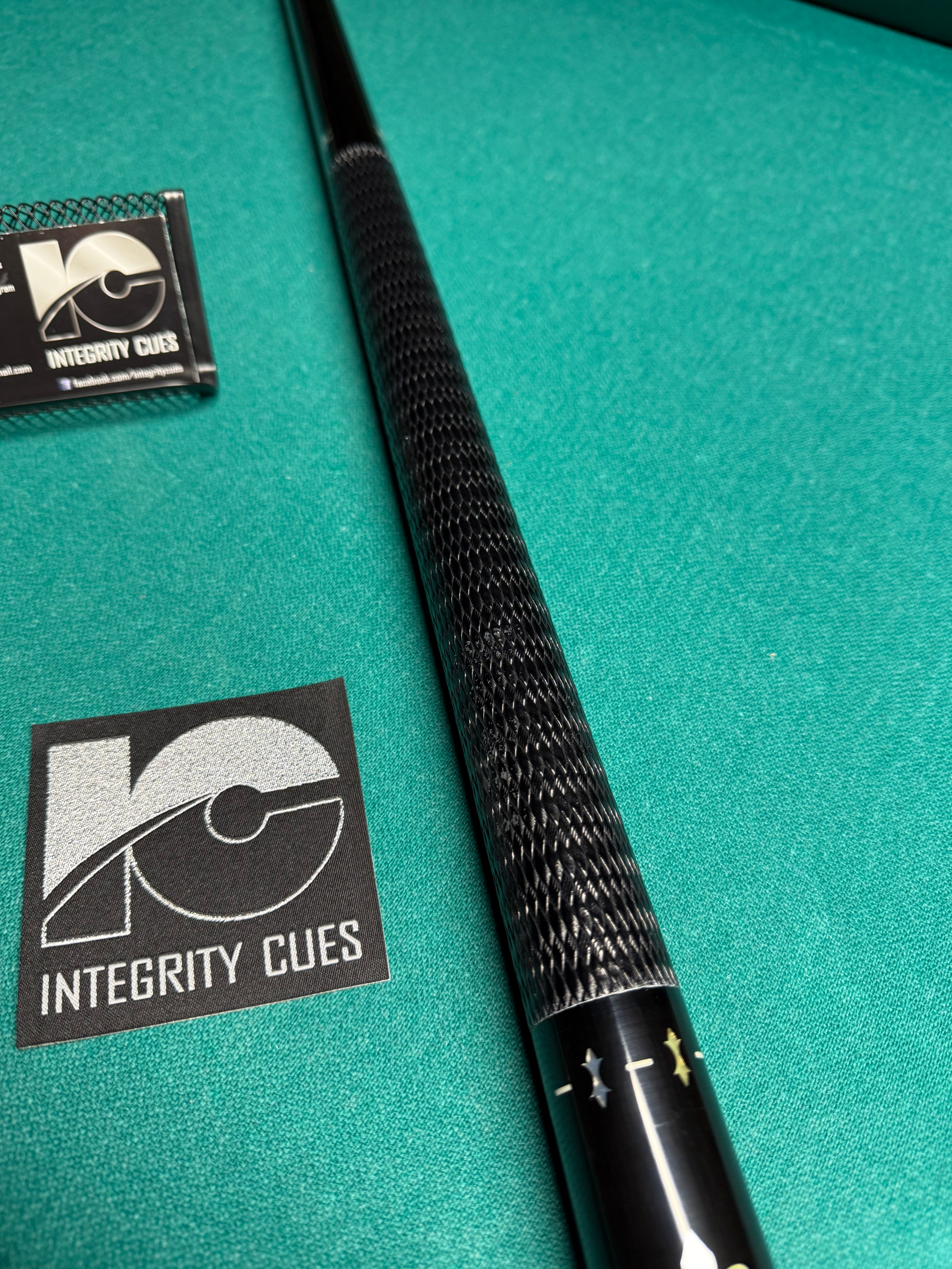 Kelly Peterson MVP Cues Butt ONLY Preowned