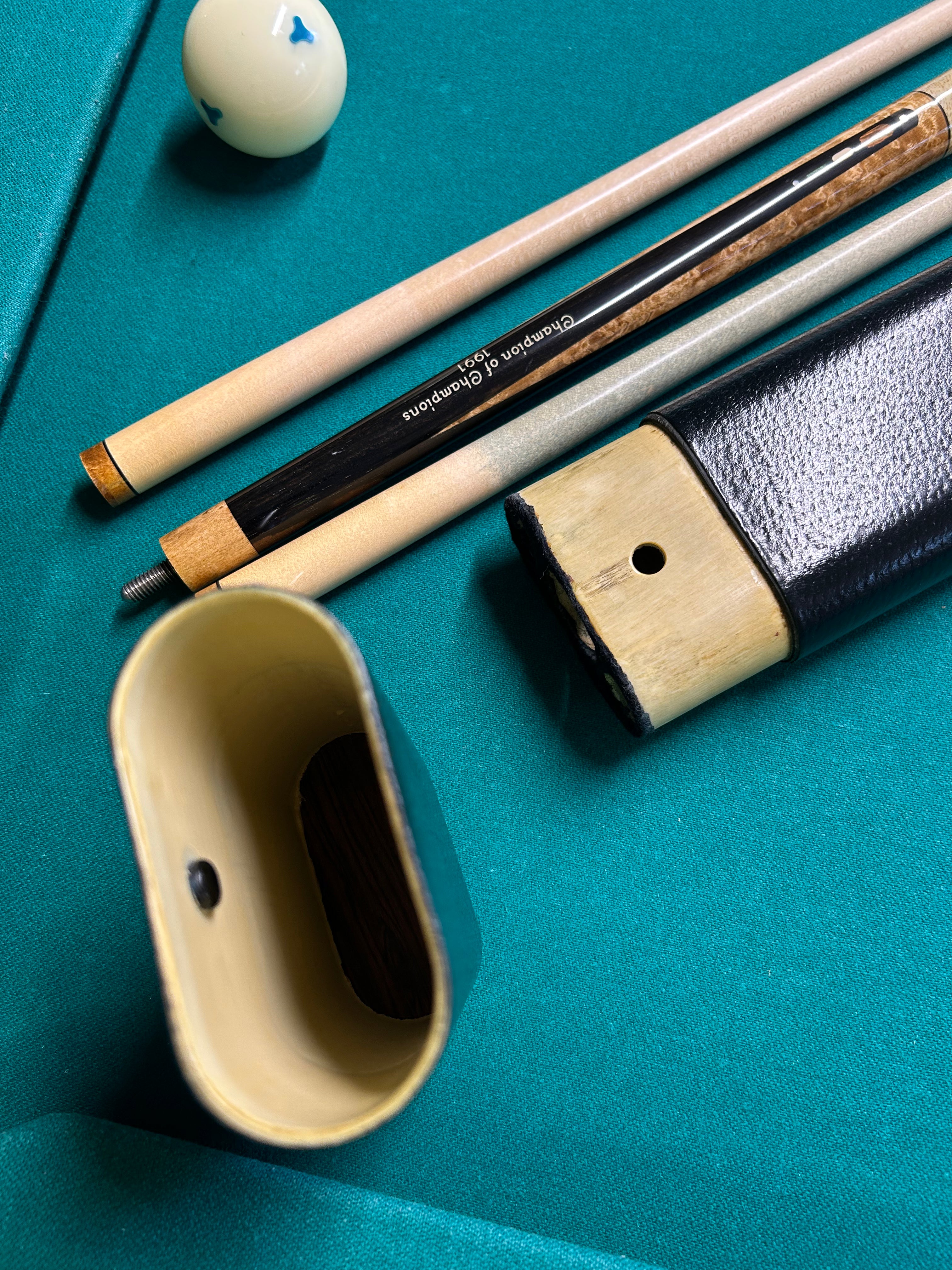 1991 Challenge of Champions Meucci Cue and Case won by Mike Lebron from the Lebron/ Hall ESPN Match and the Meucci Hard Case 📞