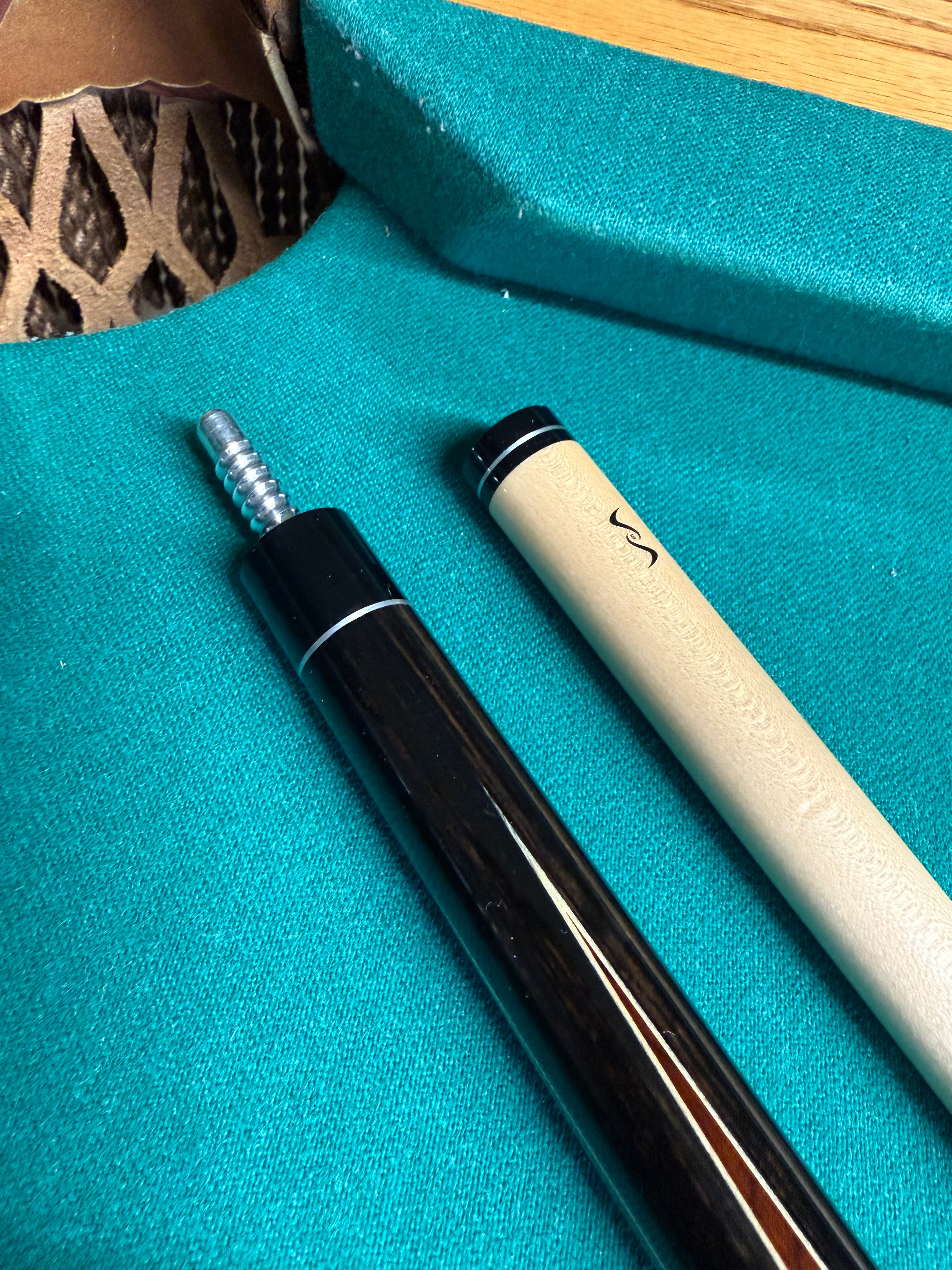 Universal UN 122-4 Preowned