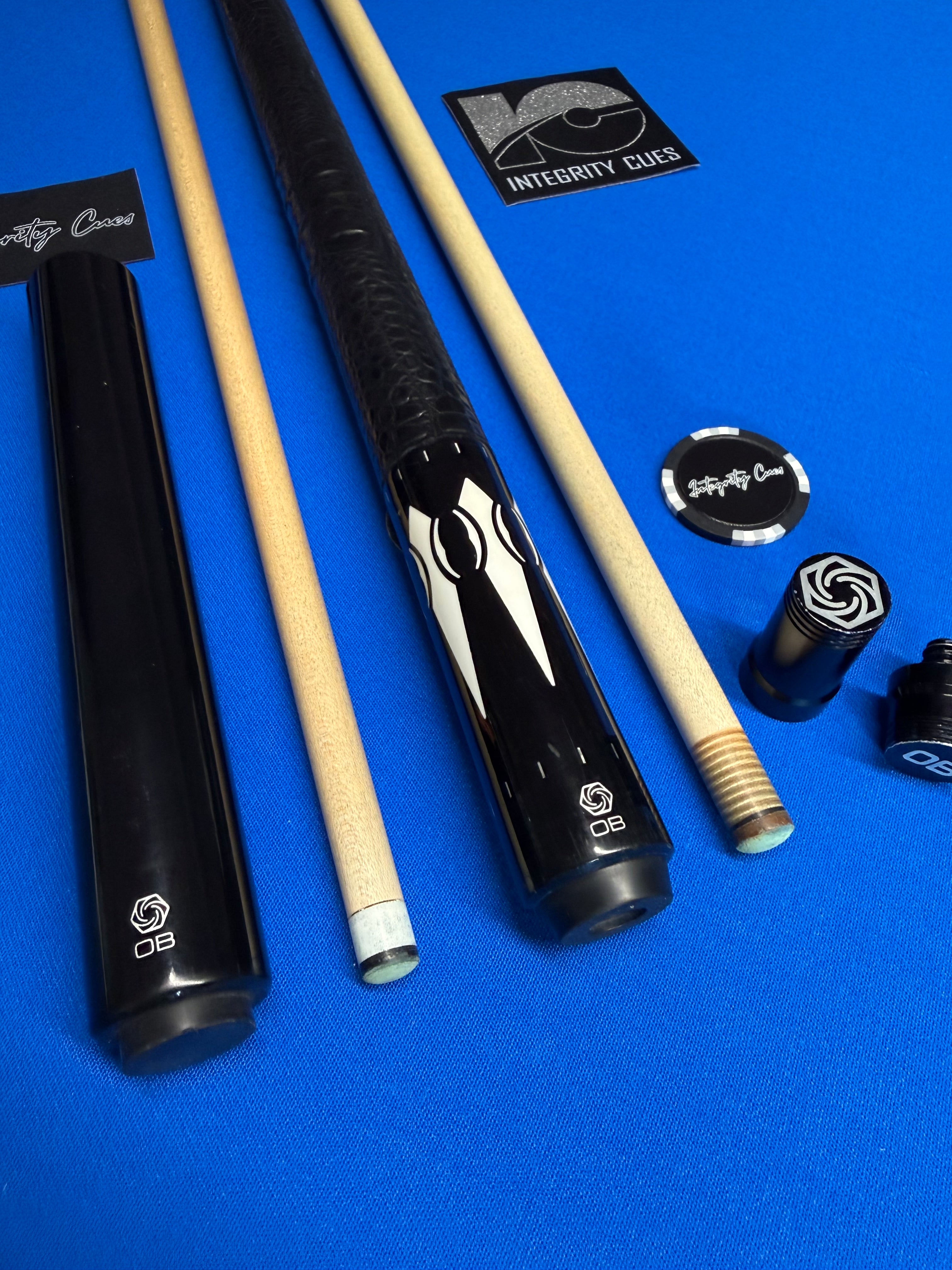 OB Ebony Cue W (2) Shafts and an Extension Preowned