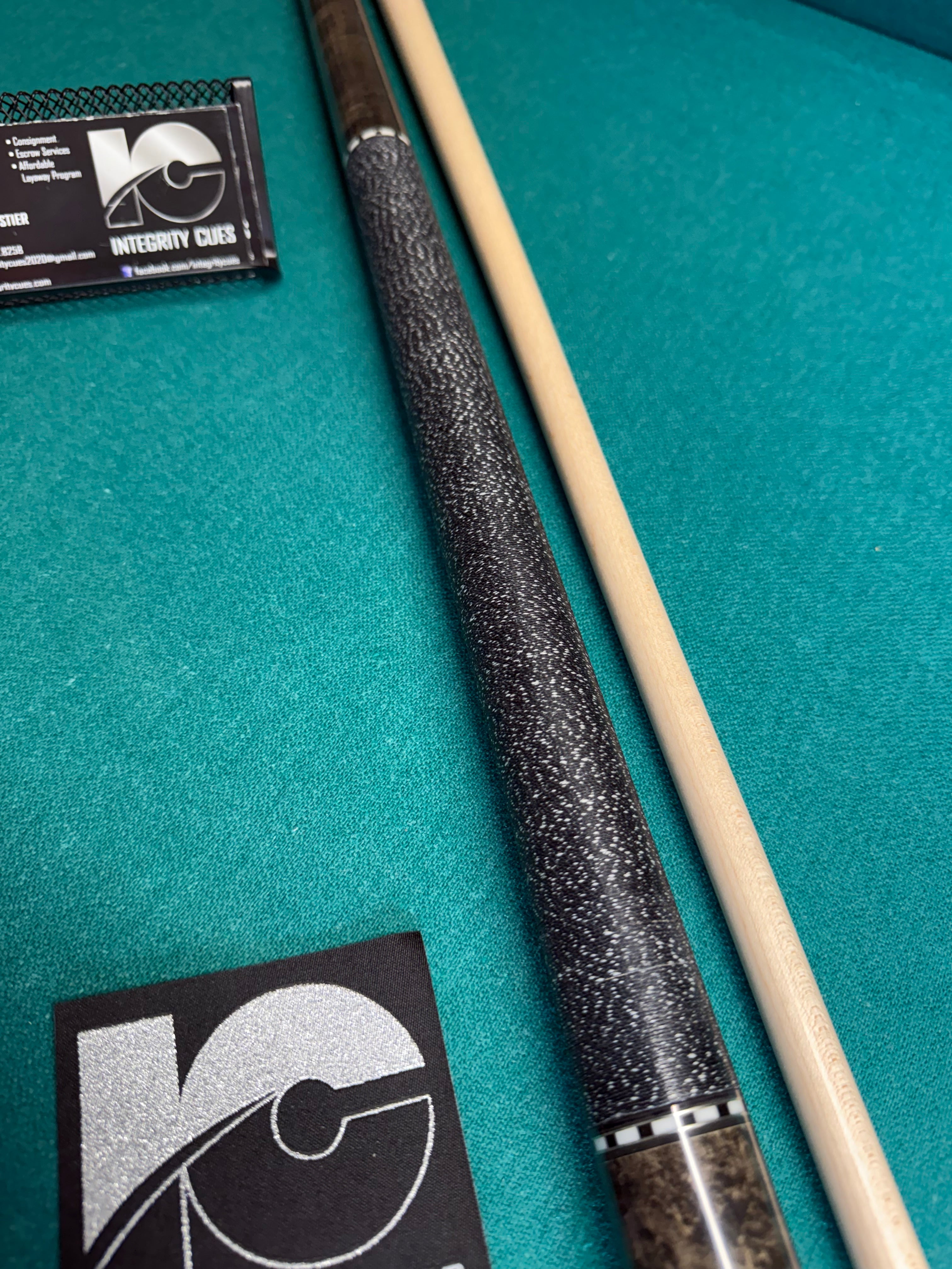 Schon STL-1 Gray Brand New Cue