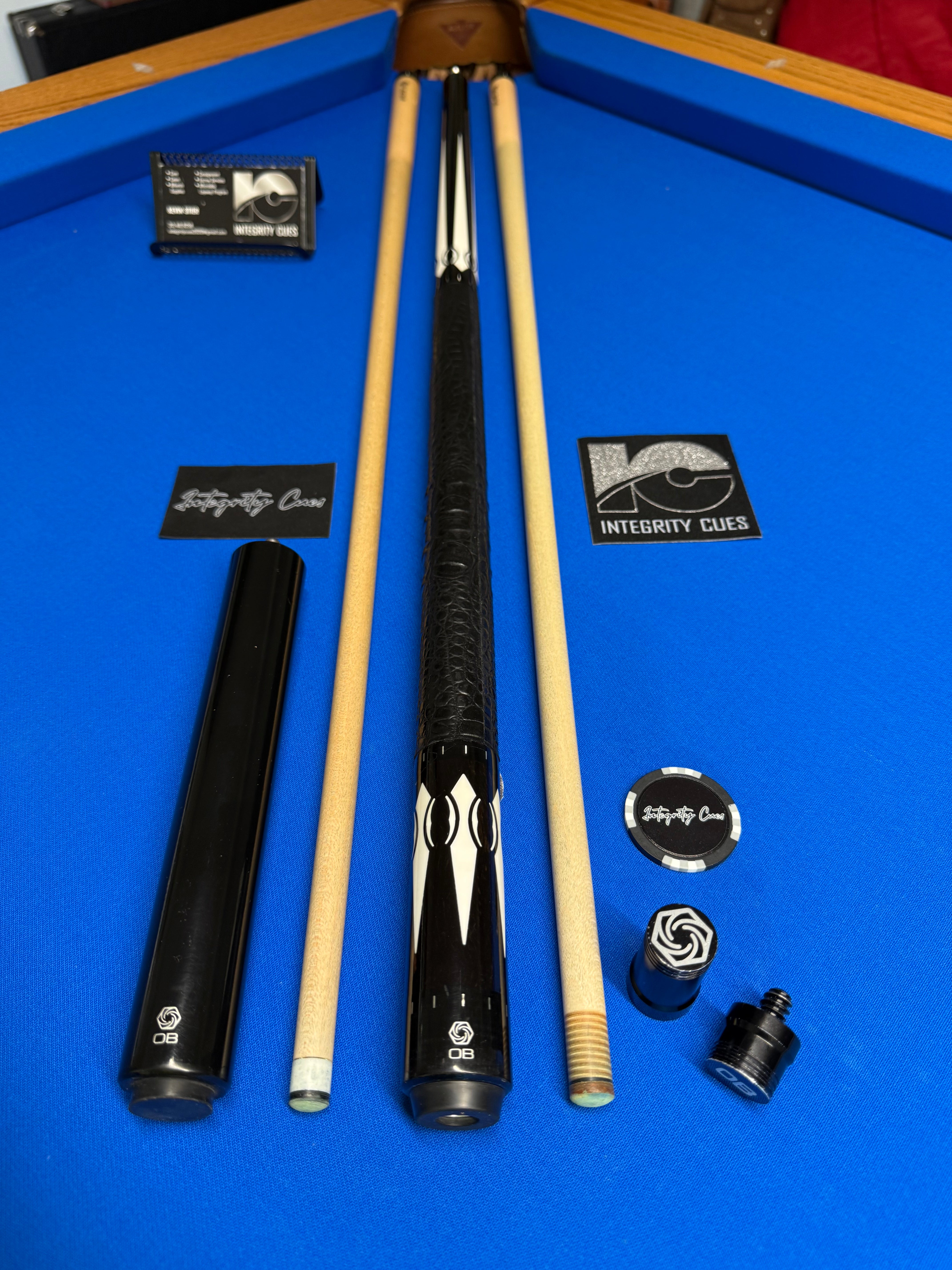 OB Ebony Cue W (2) Shafts and an Extension Preowned