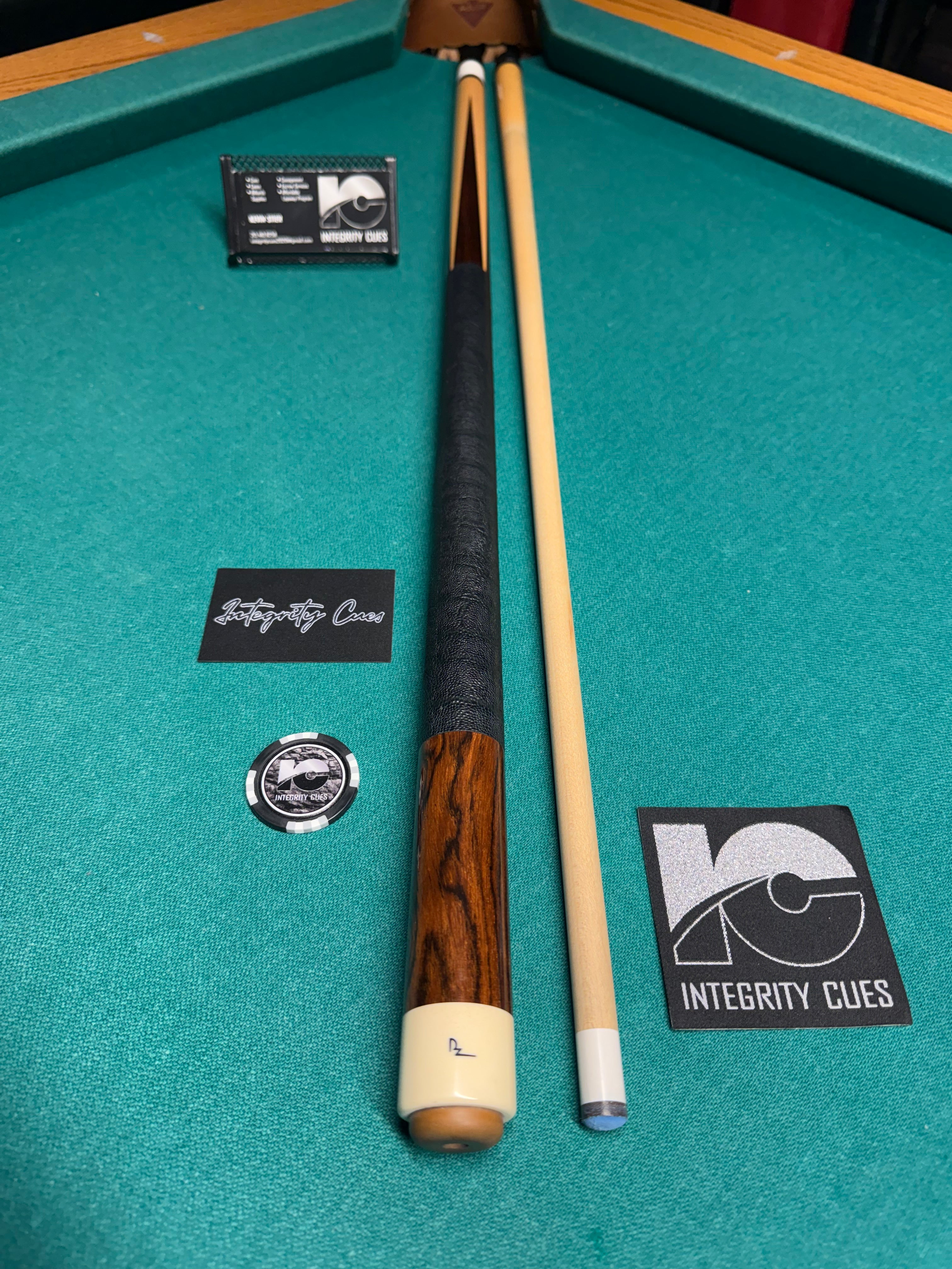 Bob Dzuricky Custom Cue