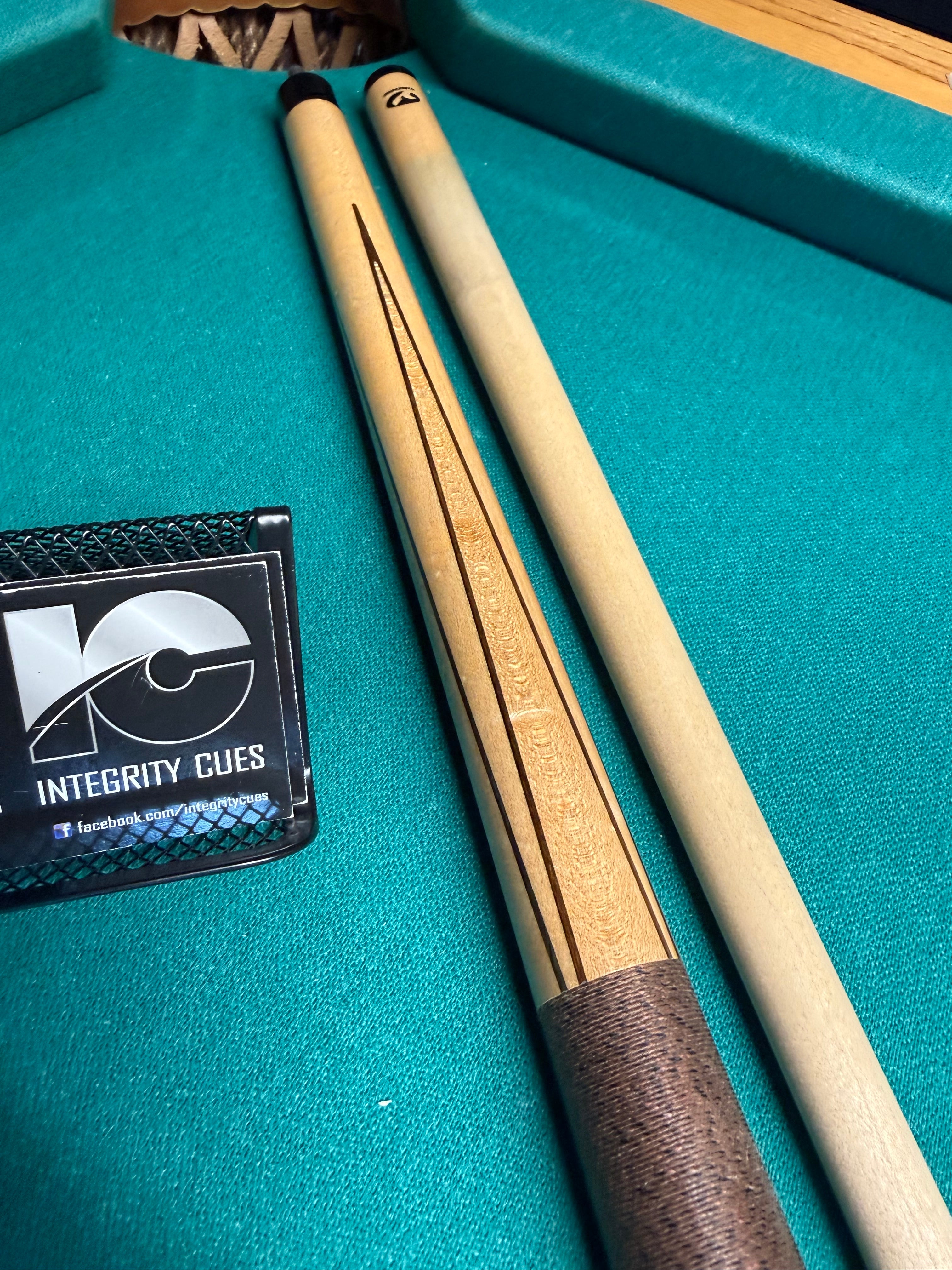 Viking 3 Point Cue W Vikore Shaft
