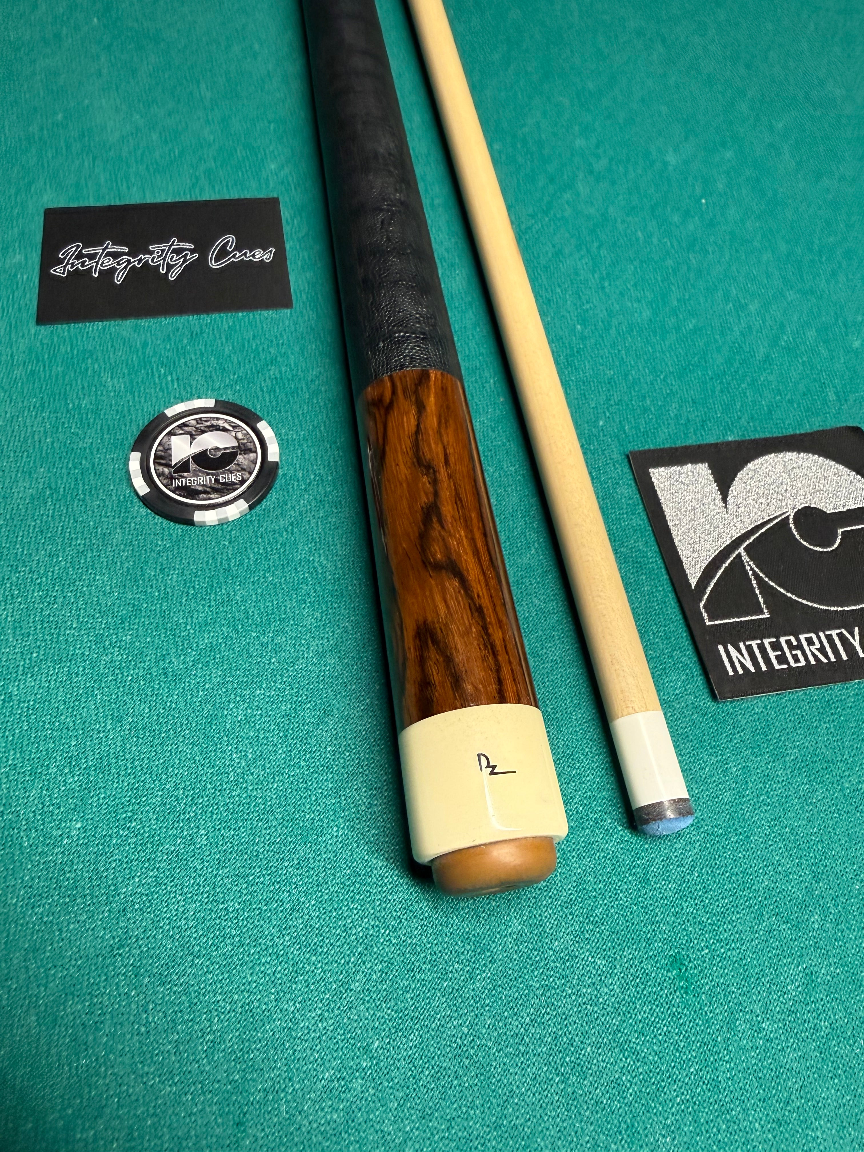 Bob Dzuricky Custom Cue