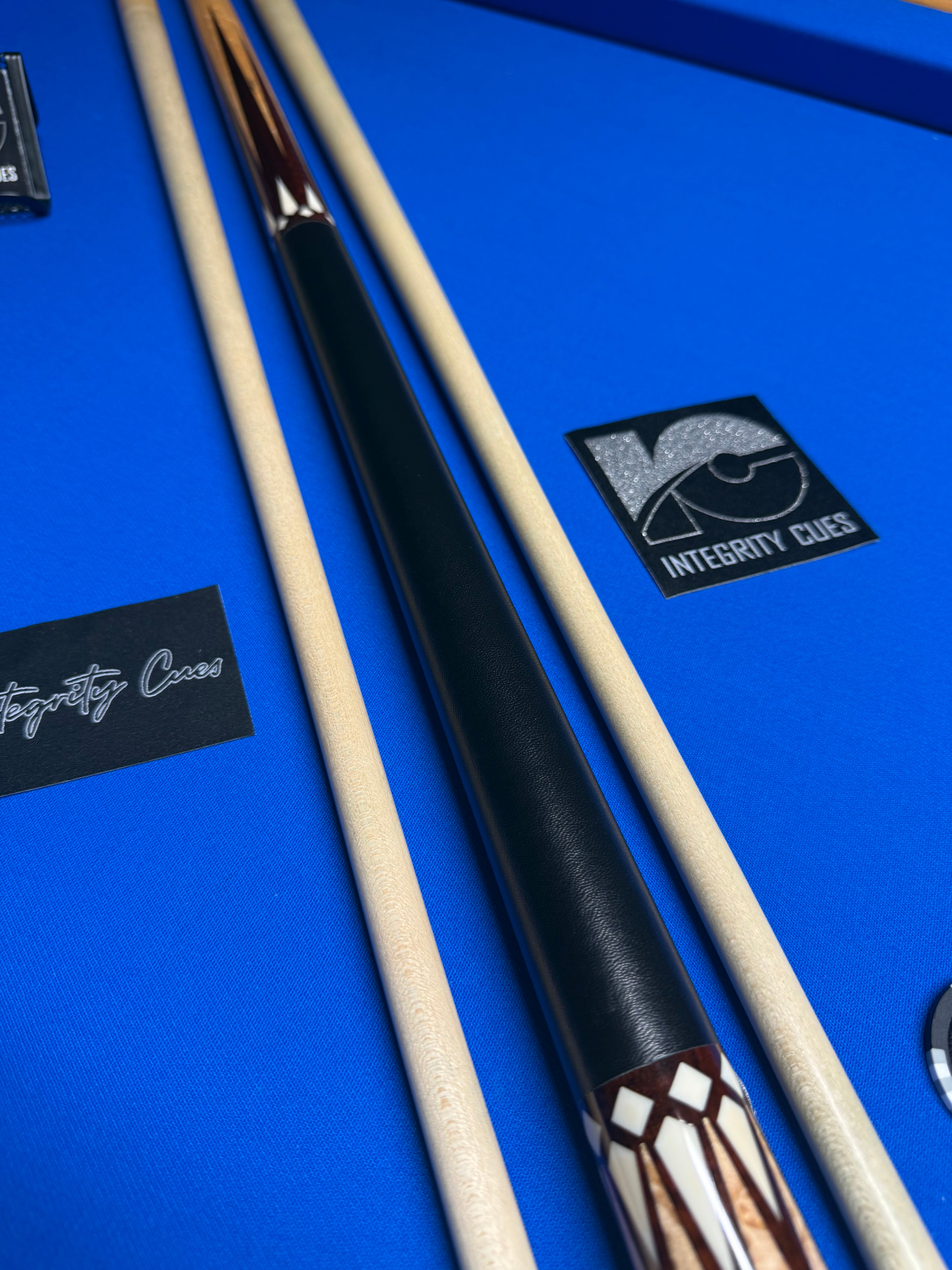 ~Phillippi 16 Point Snakewood and Maple Custom Cue