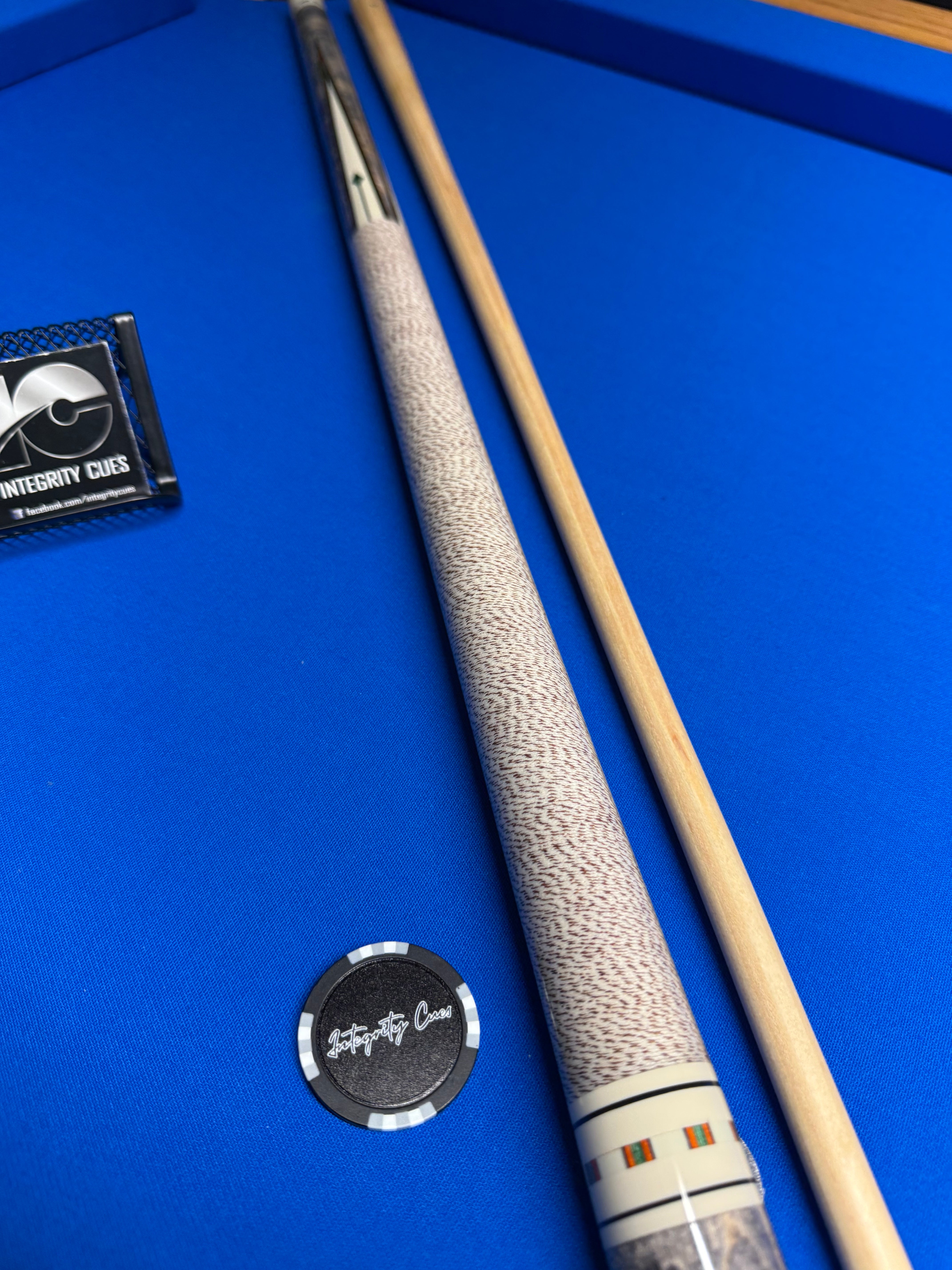 Meucci 97-12 W Black Dot Shaft Unchalked