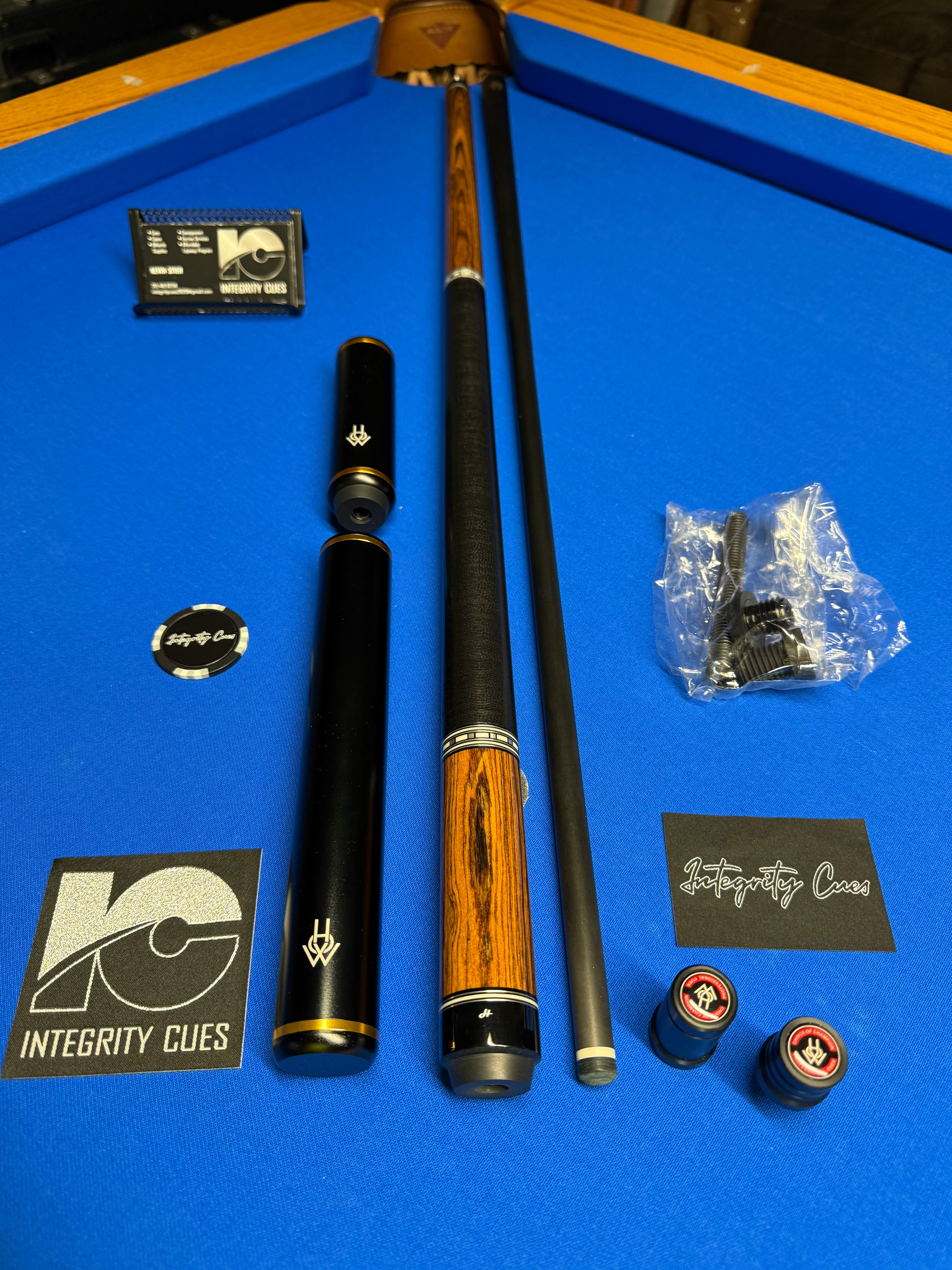 HOW Cue ZR-03S W Accessories Preowned