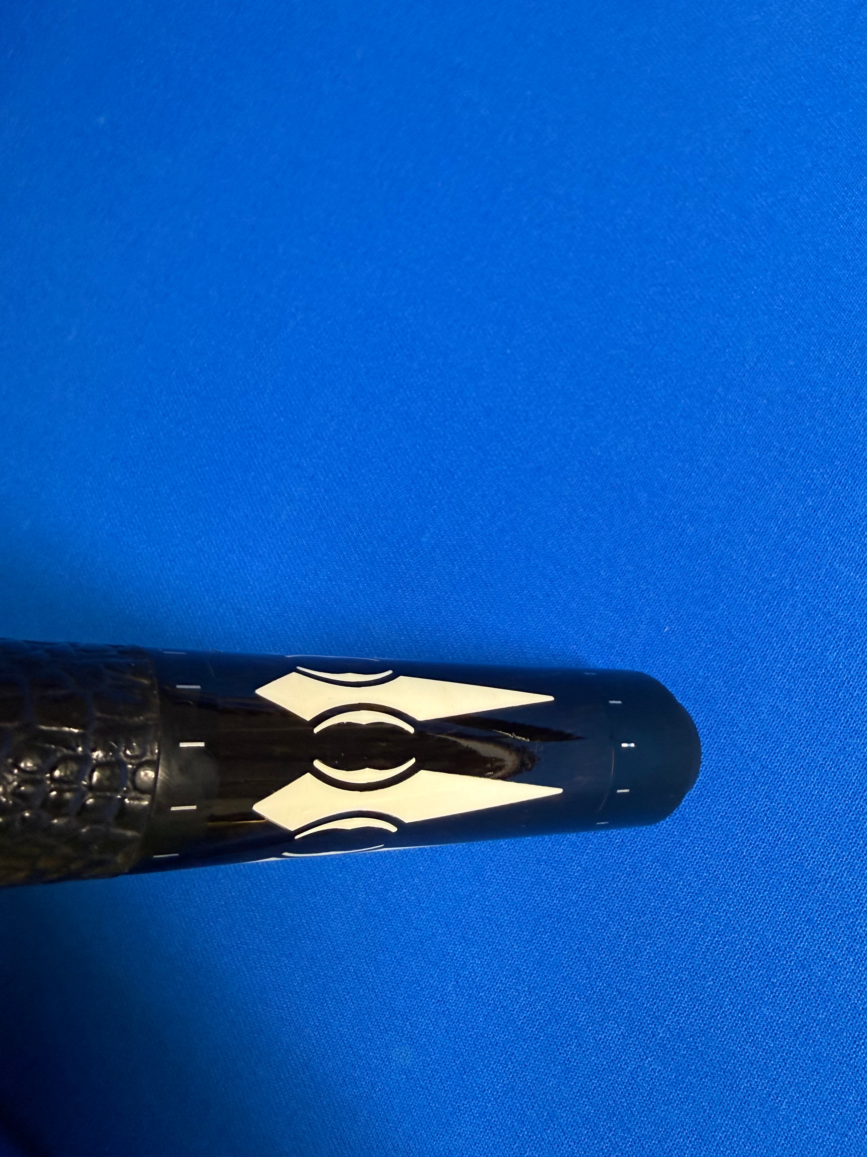 OB Ebony Cue W (2) Shafts and an Extension Preowned
