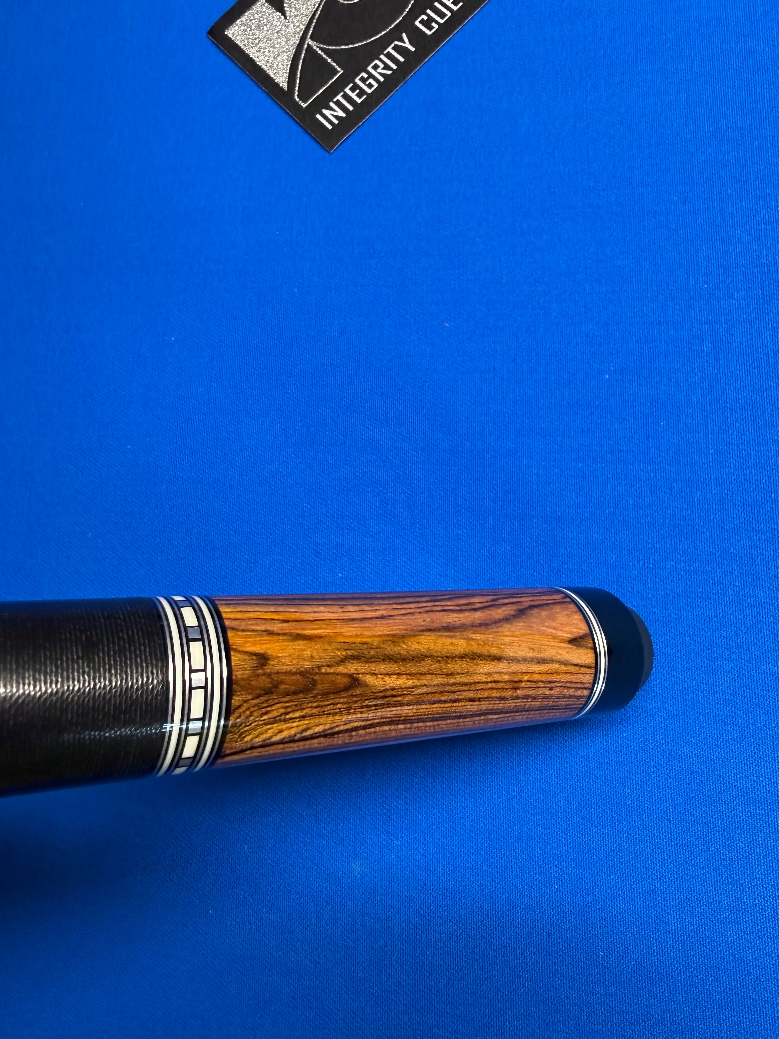 HOW Cue ZR-03S W Accessories Preowned