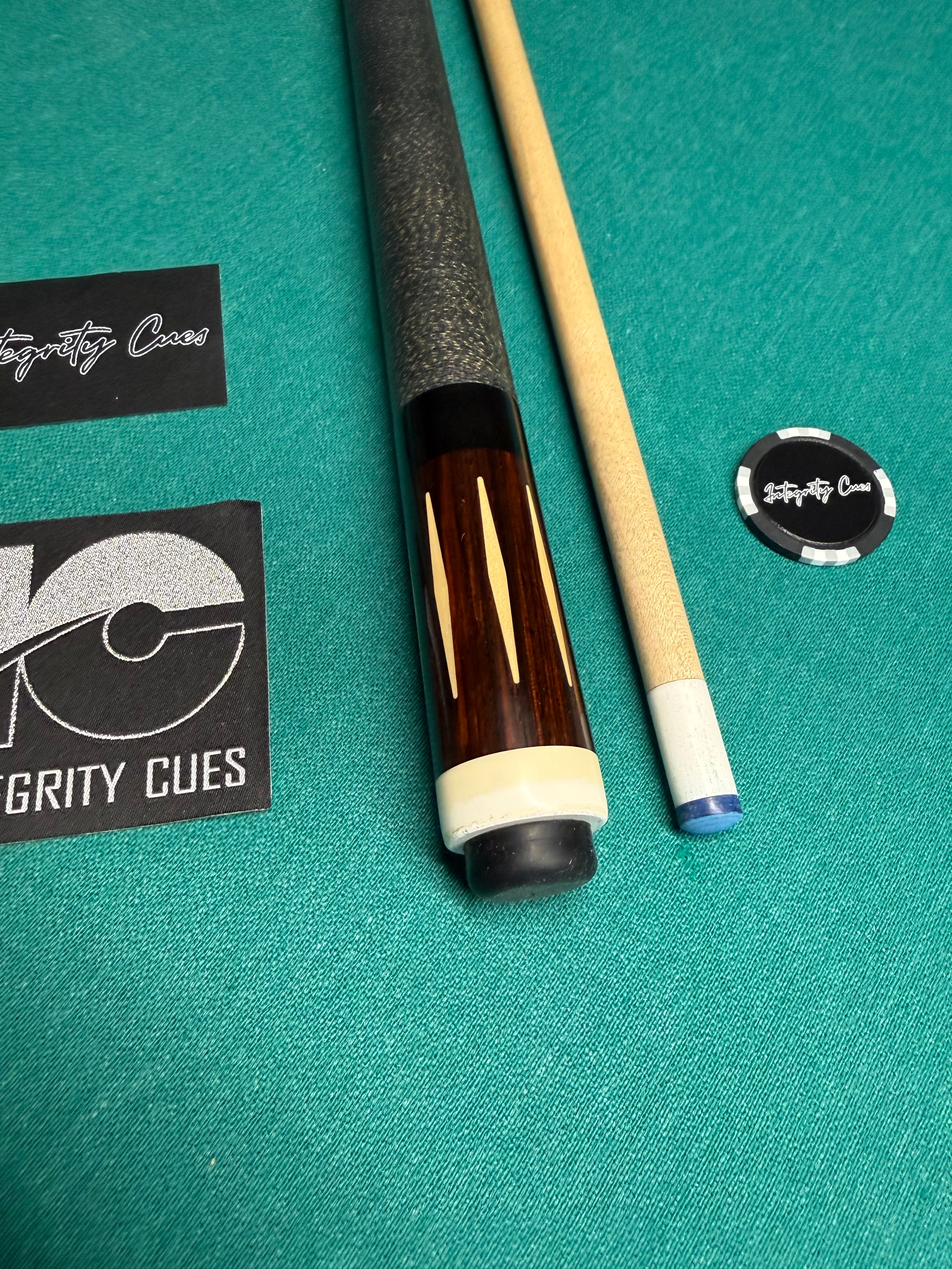 Joss Cue 4 Point Preowned