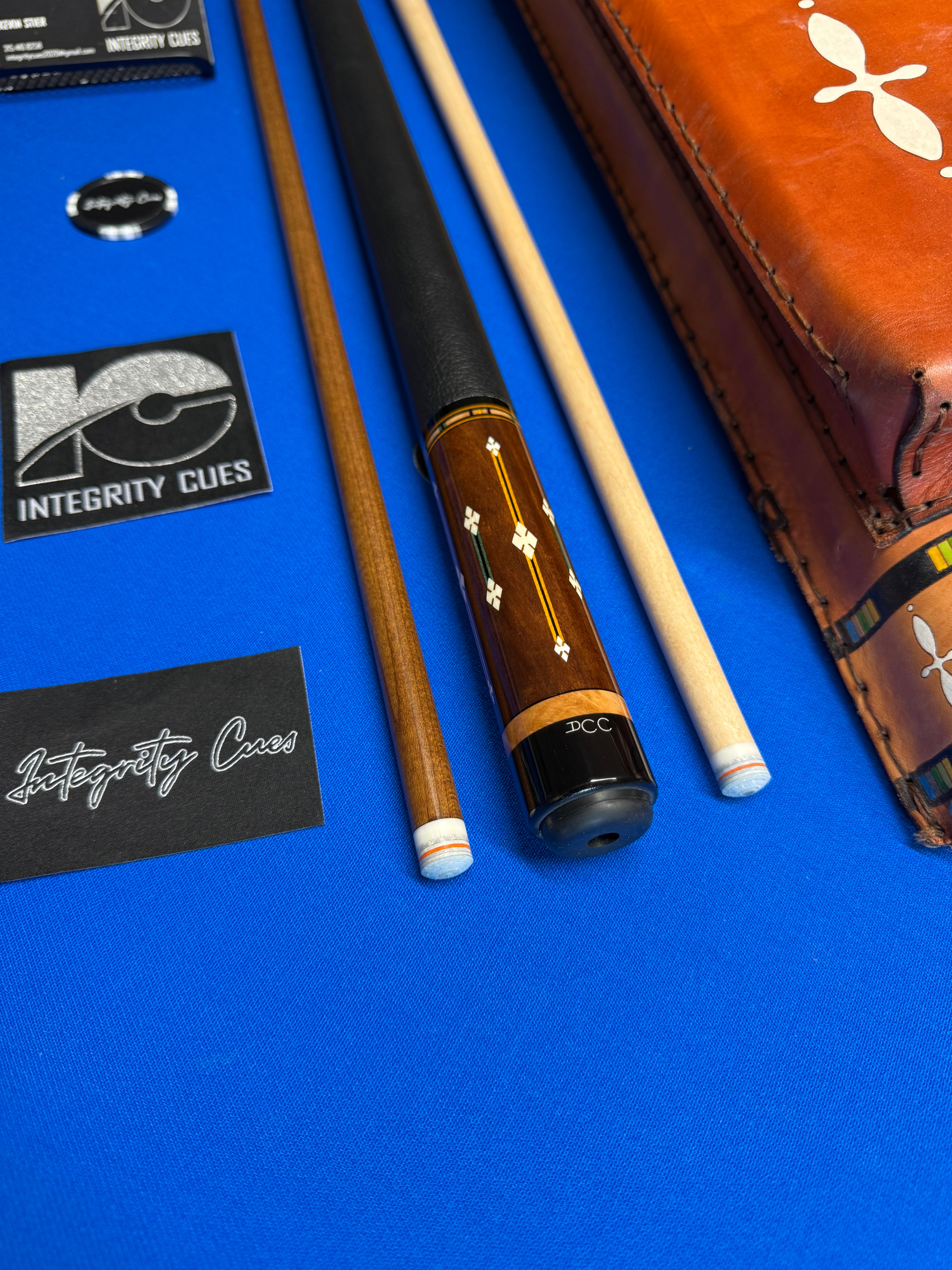 Steve Dunkel Preowned Refinished Custom W New Keilwood and Matching Myth Leather Case