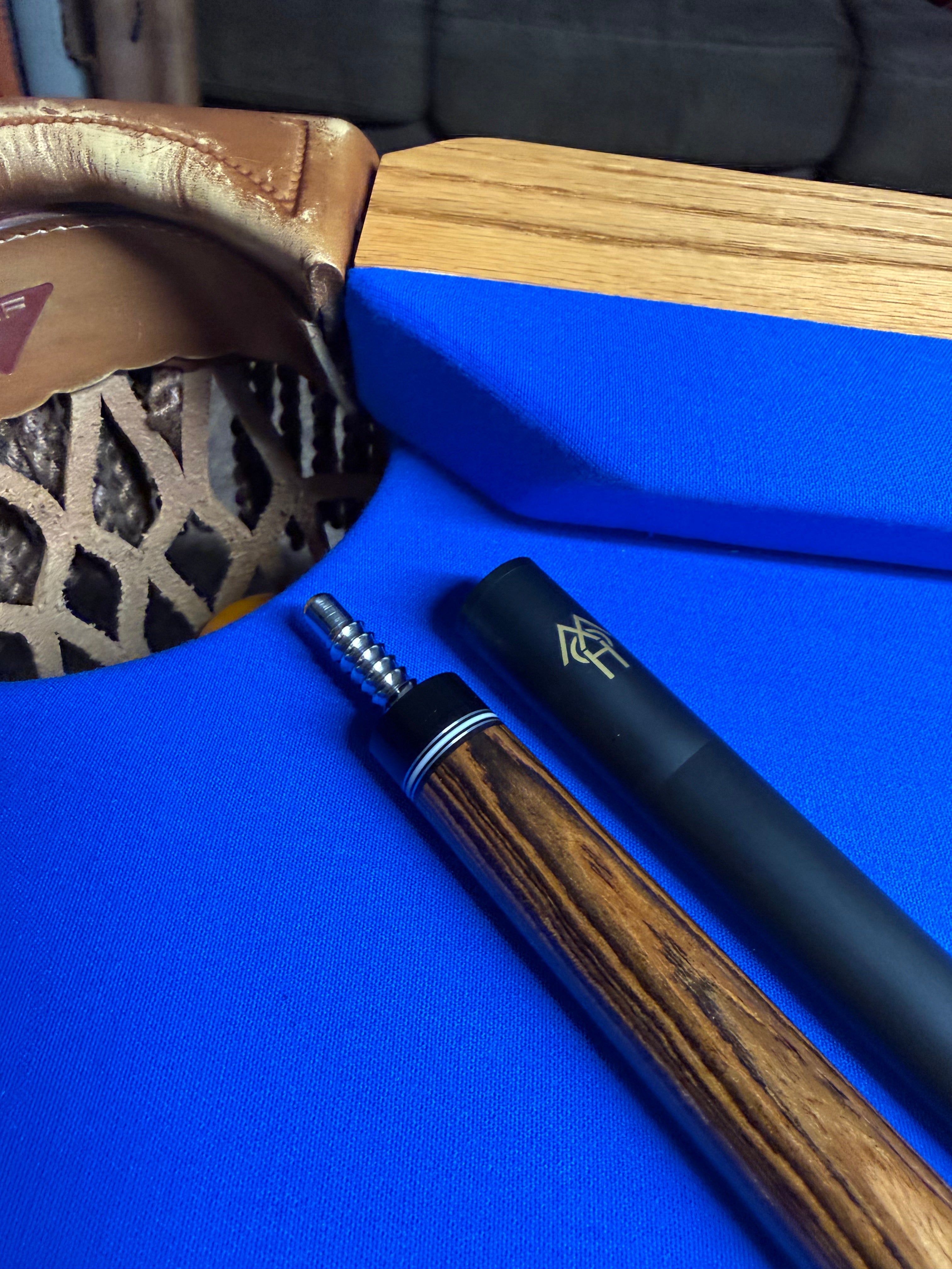 HOW Cue ZR-03S W Accessories Preowned