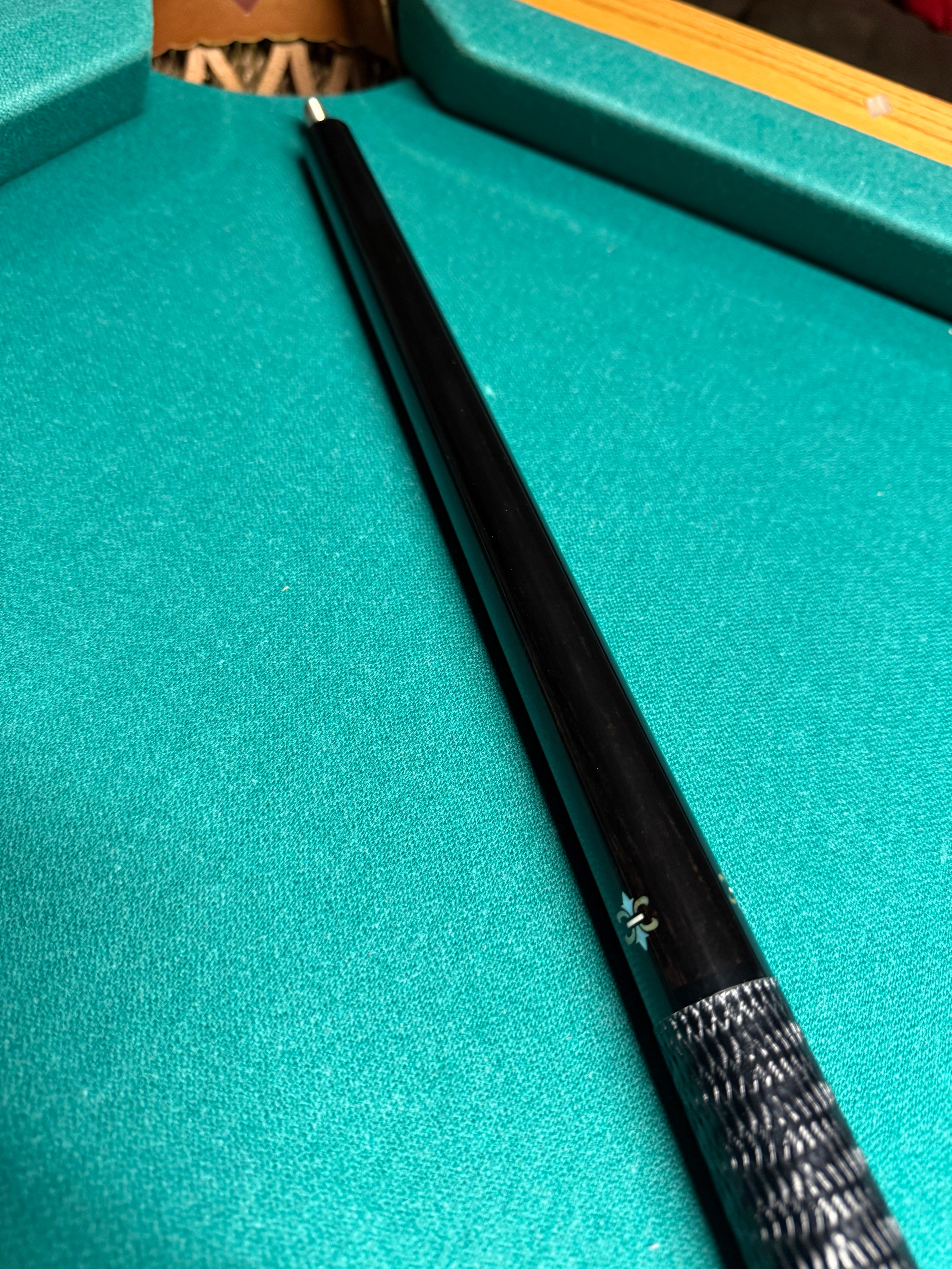 Kelly Peterson MVP Cues Butt ONLY Preowned