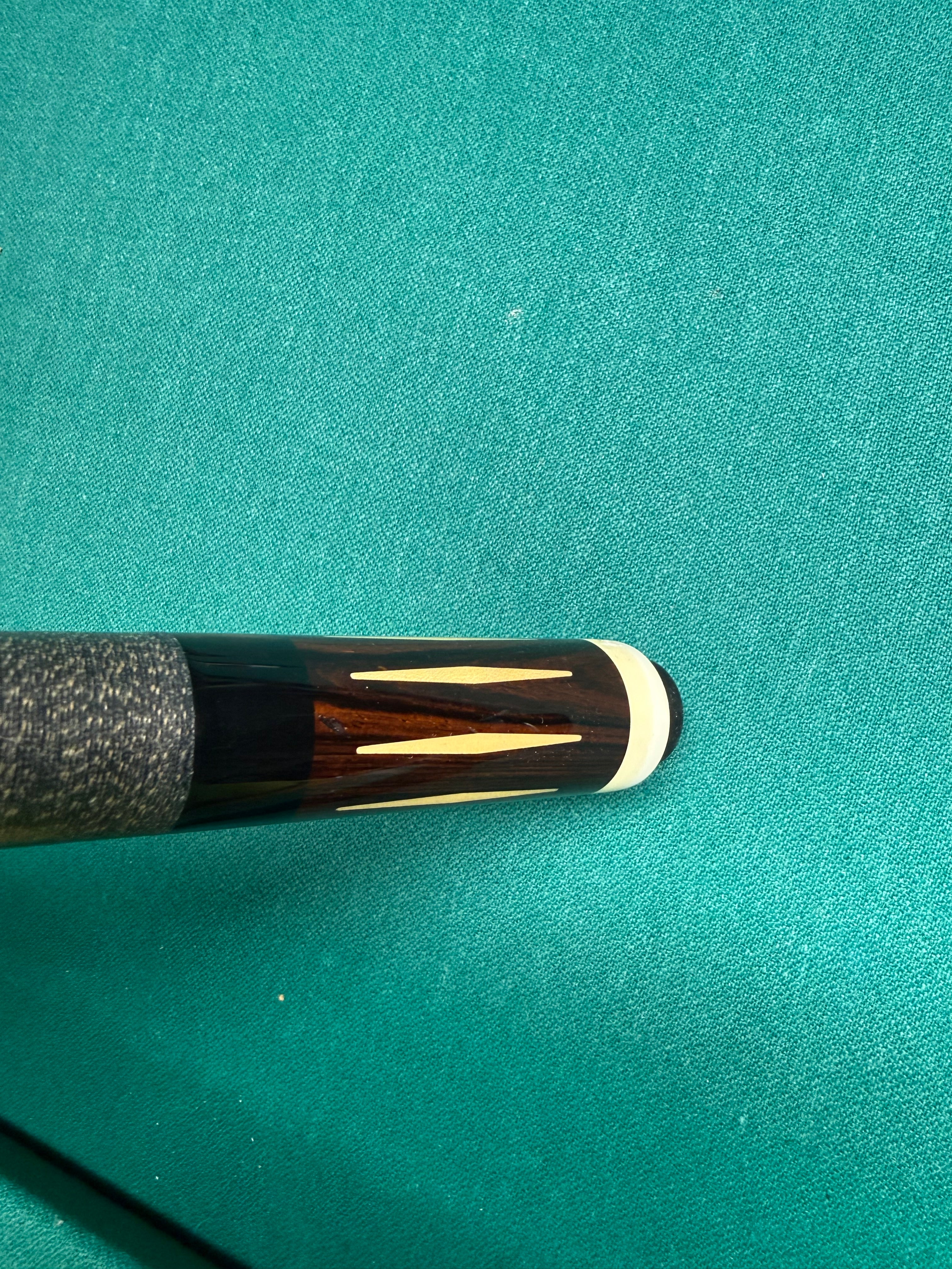 Joss Cue 4 Point Preowned