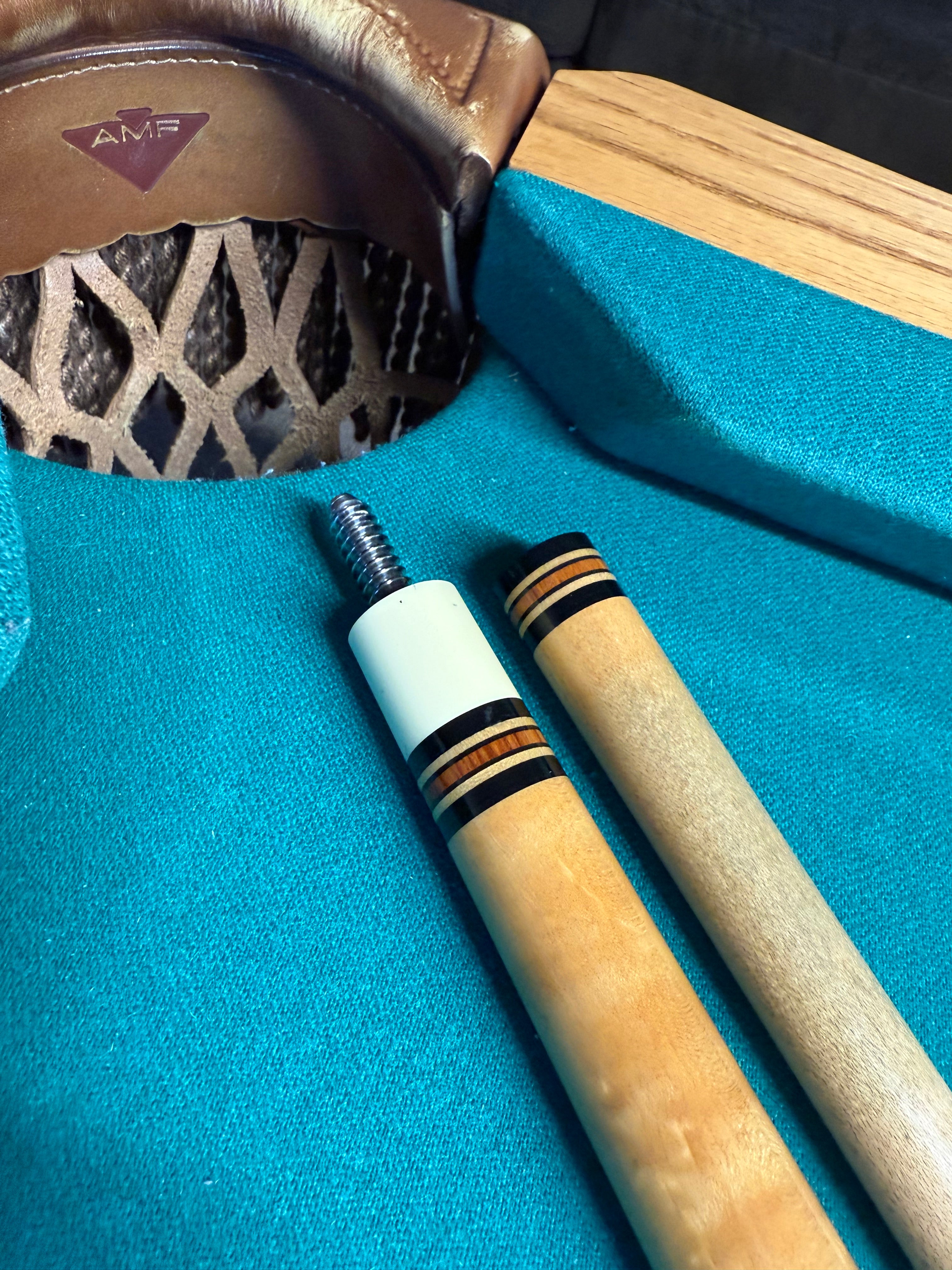 McDermott D24 Preowned  Vintage Cue