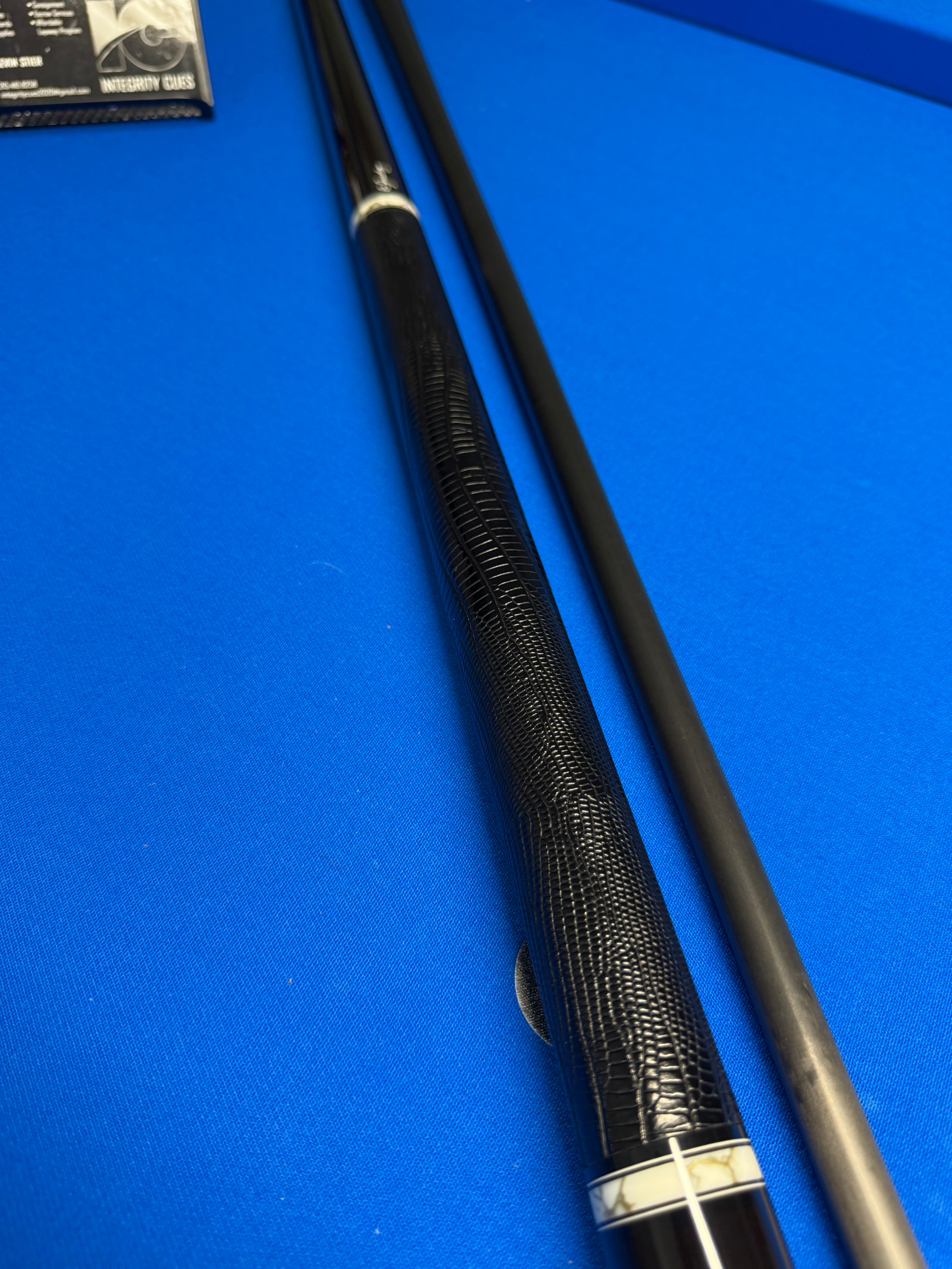 Jacoby Cue Ebony W V5 Black Carbon Shaft