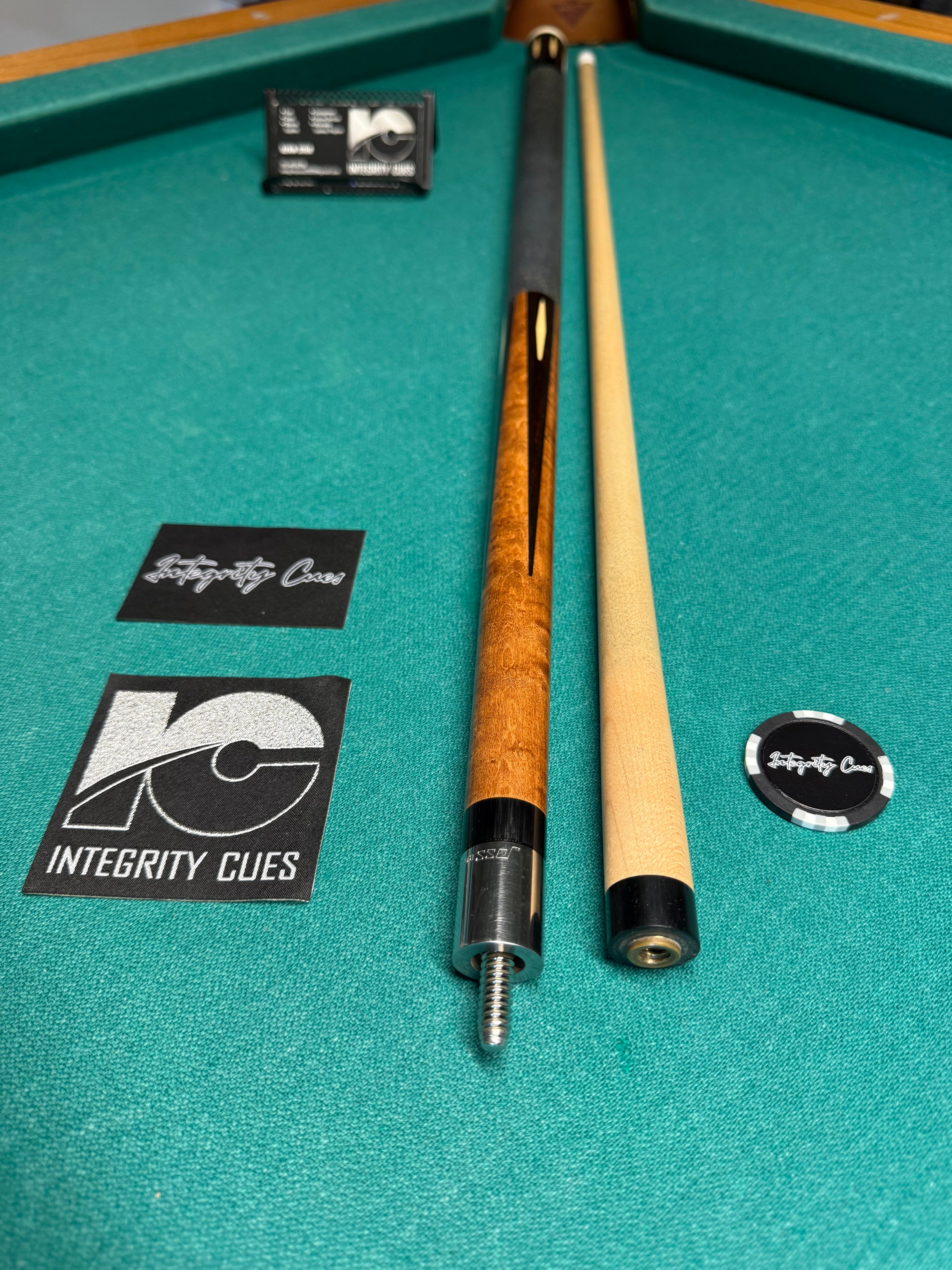 Joss Cue 4 Point Preowned