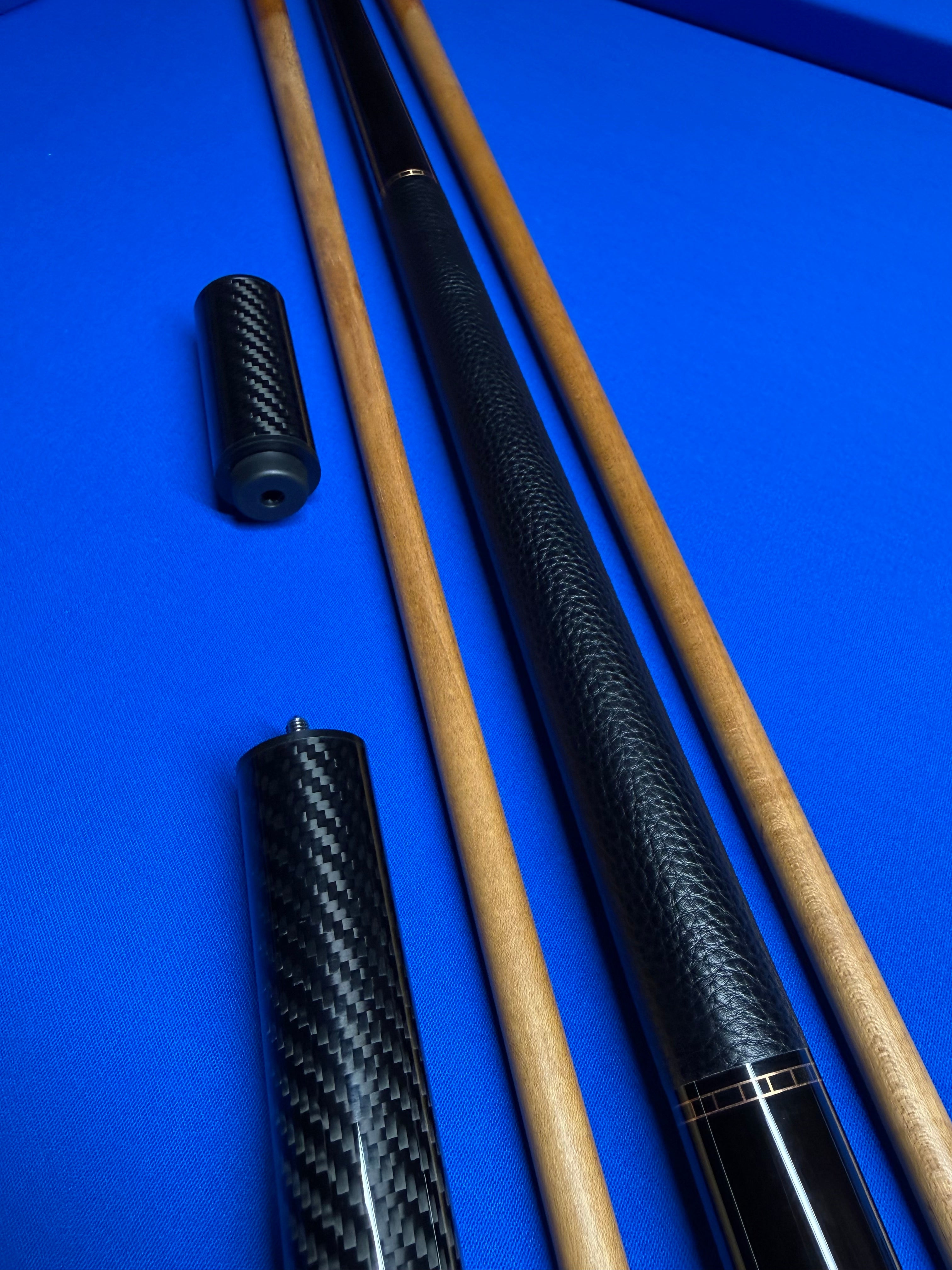 MC Ebony Custom Cue W (2) Kielwood shafts and (2) Extensions