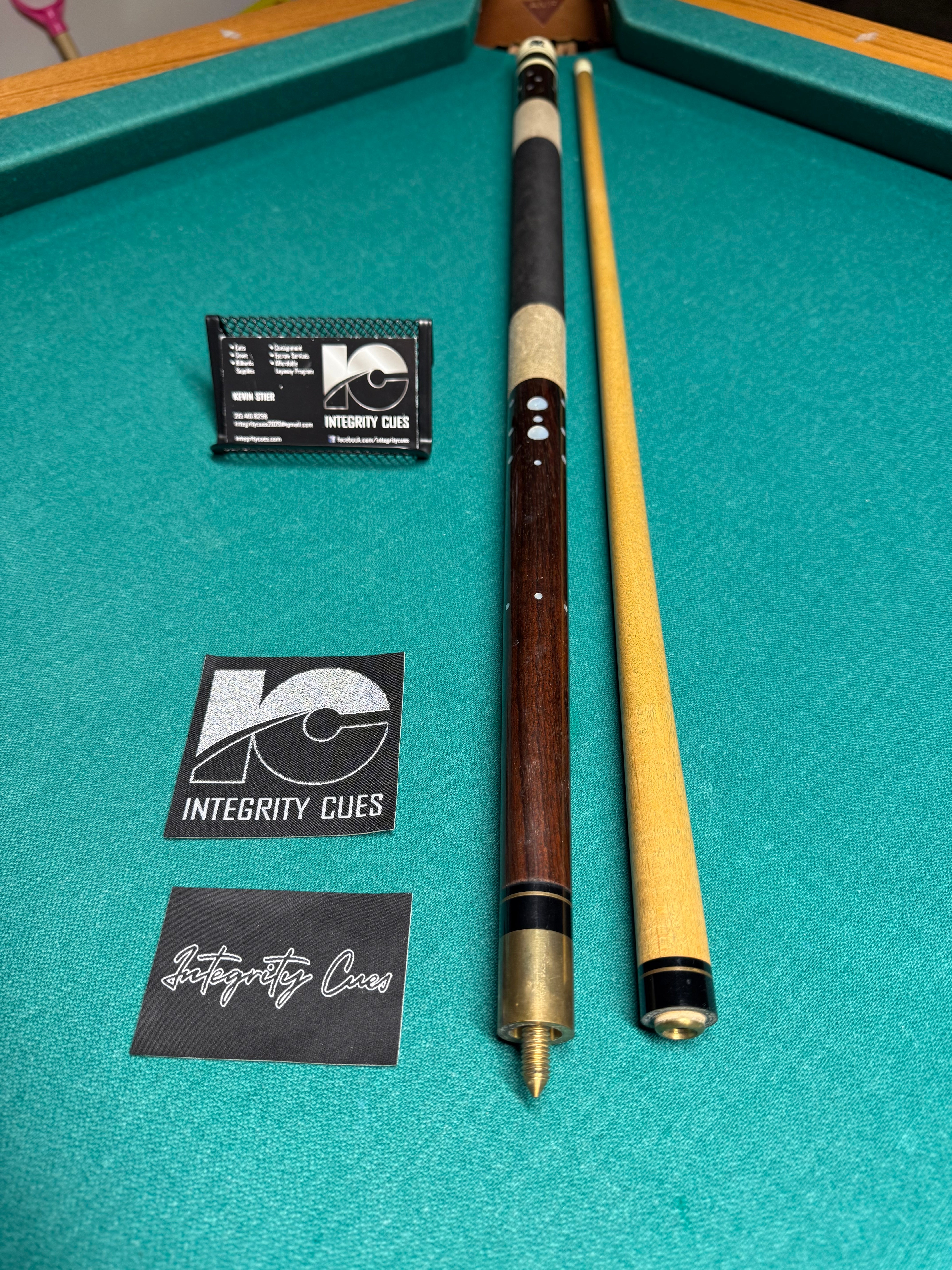 Vintage Adam AH-22 Cue Preowned