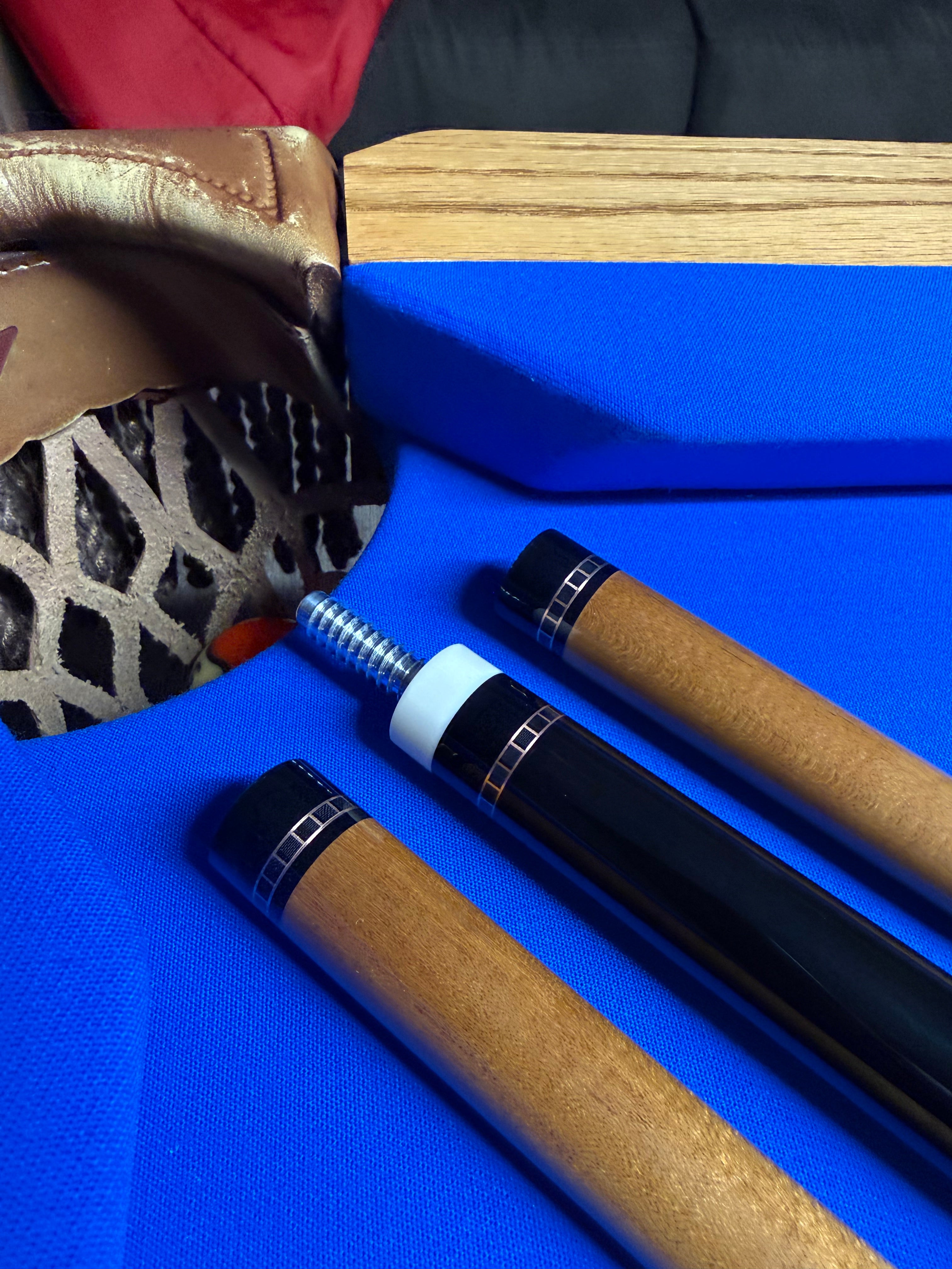 MC Ebony Custom Cue W (2) Kielwood shafts and (2) Extensions