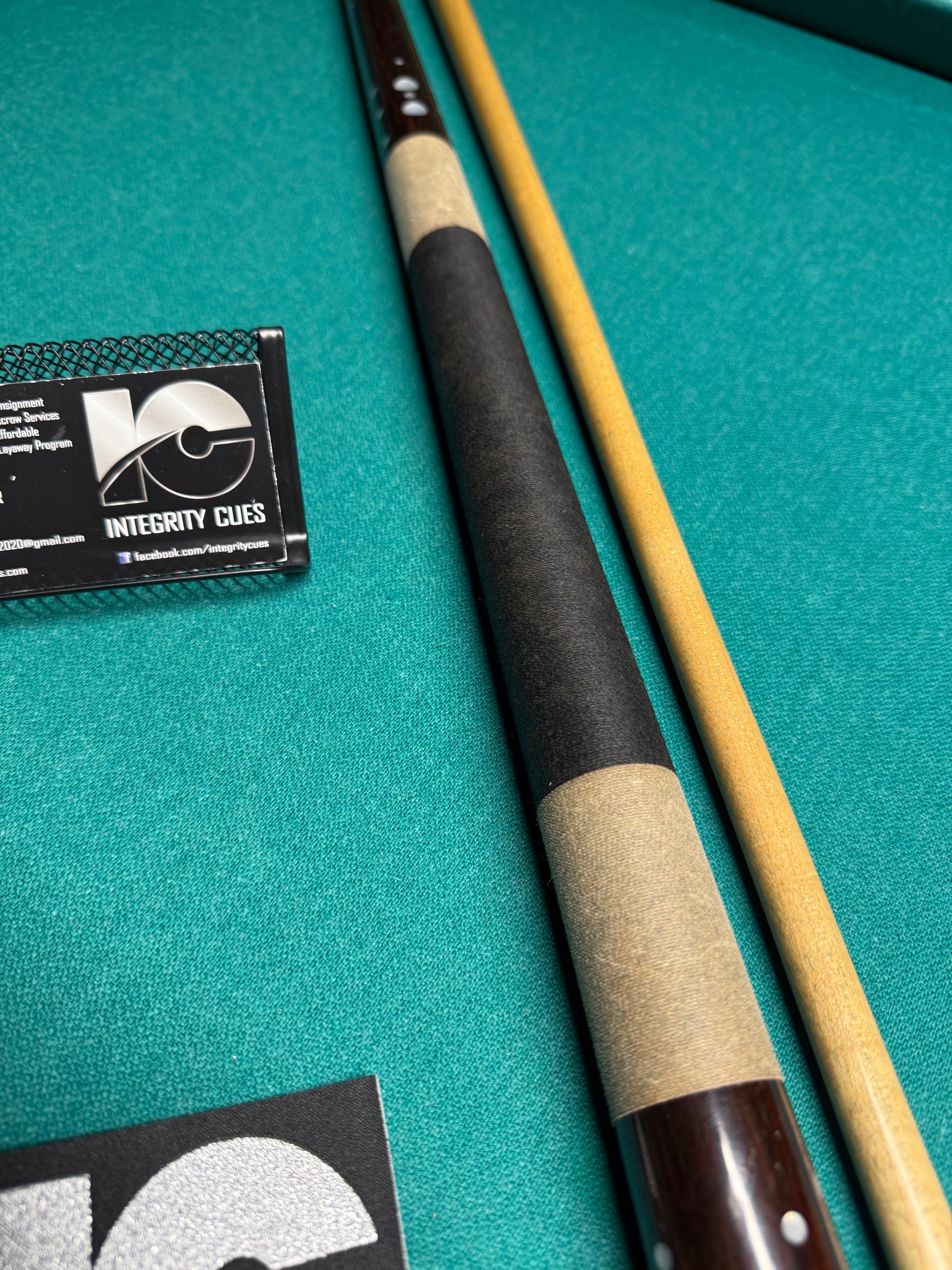 Vintage Adam AH-22 Cue Preowned