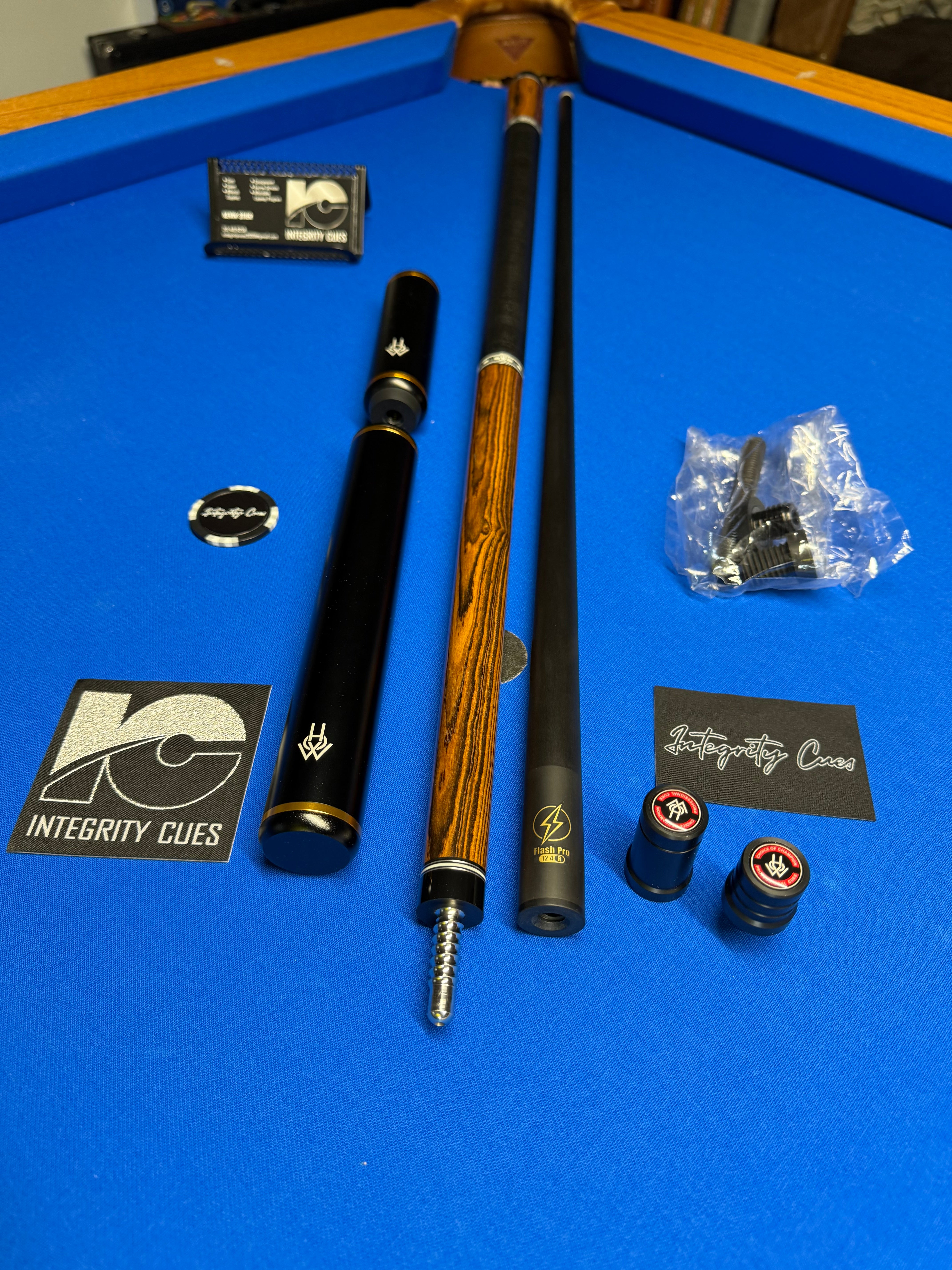 HOW Cue ZR-03S W Accessories Preowned