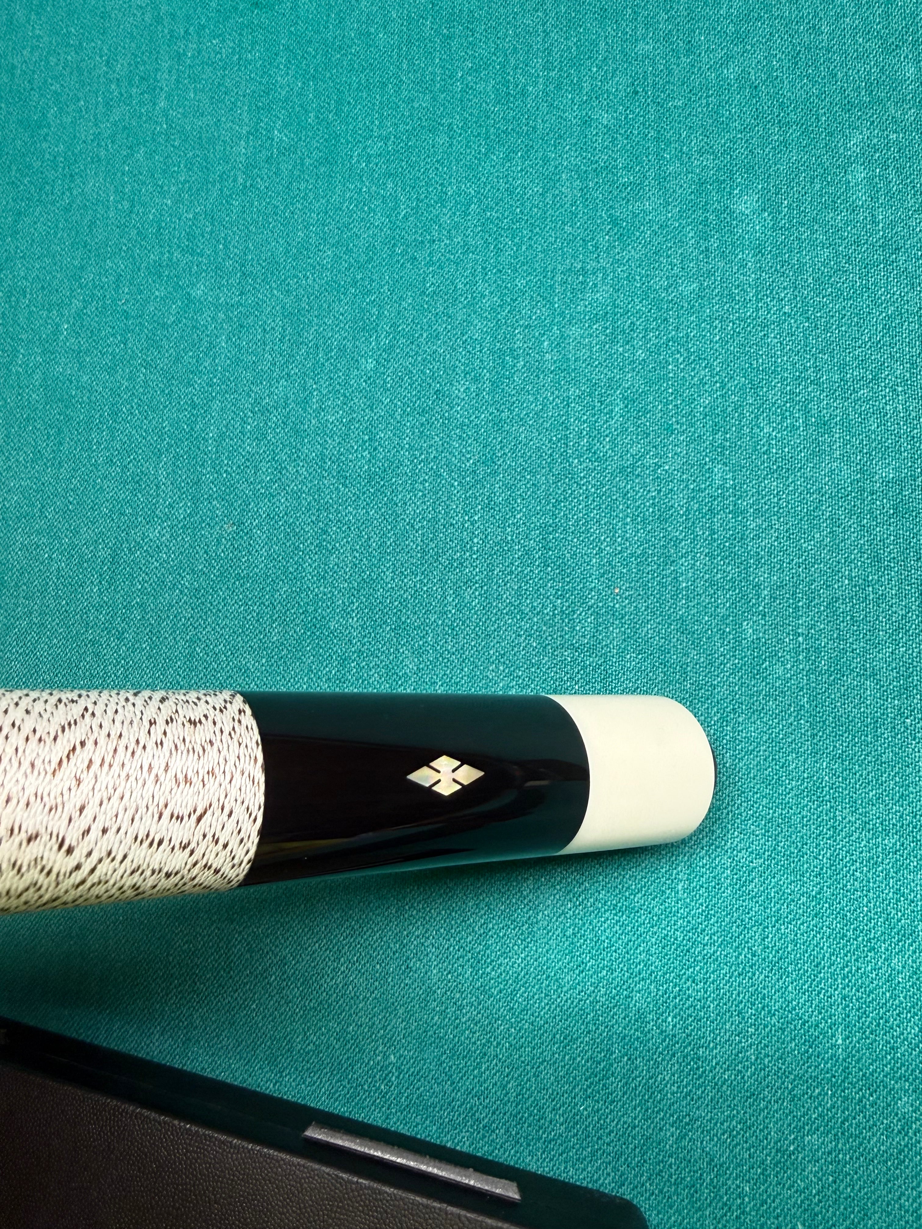 George Balabushka Company Cue